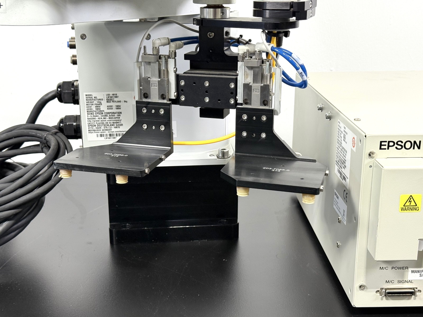 Seiko Epson LS3-401S 4-Axis SCARA Robot w/ RC90 Controller 200–240VAC