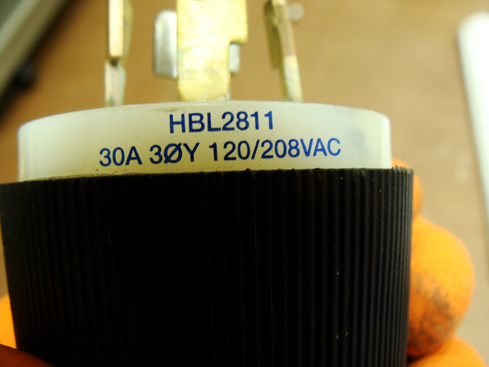 LOT OF 2 HUBBELL TWIST-LOCK PLUGS HBL2811 120/208VAC 30A 3ØY