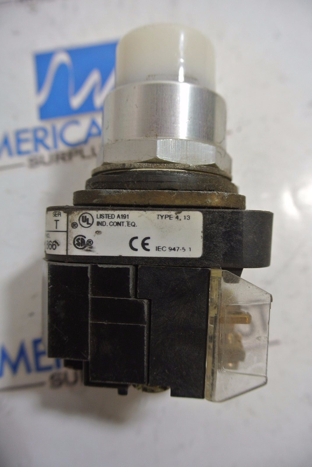 Used Allen Bradley 800T-P16 800TP16W White Illuminated Pilot Light