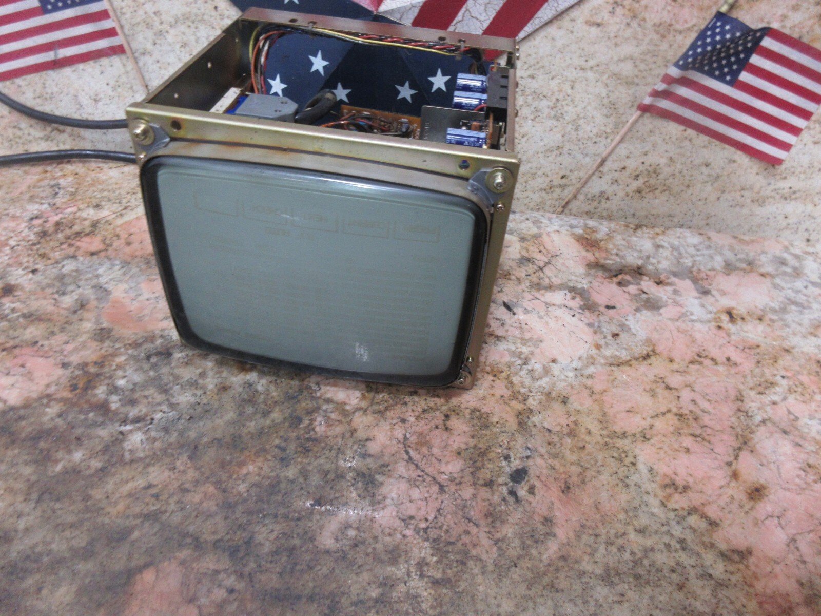 TOTOKU DISPLAY MONITOR A61L-0001-0086 MDT-947 8840408 JAN-1986