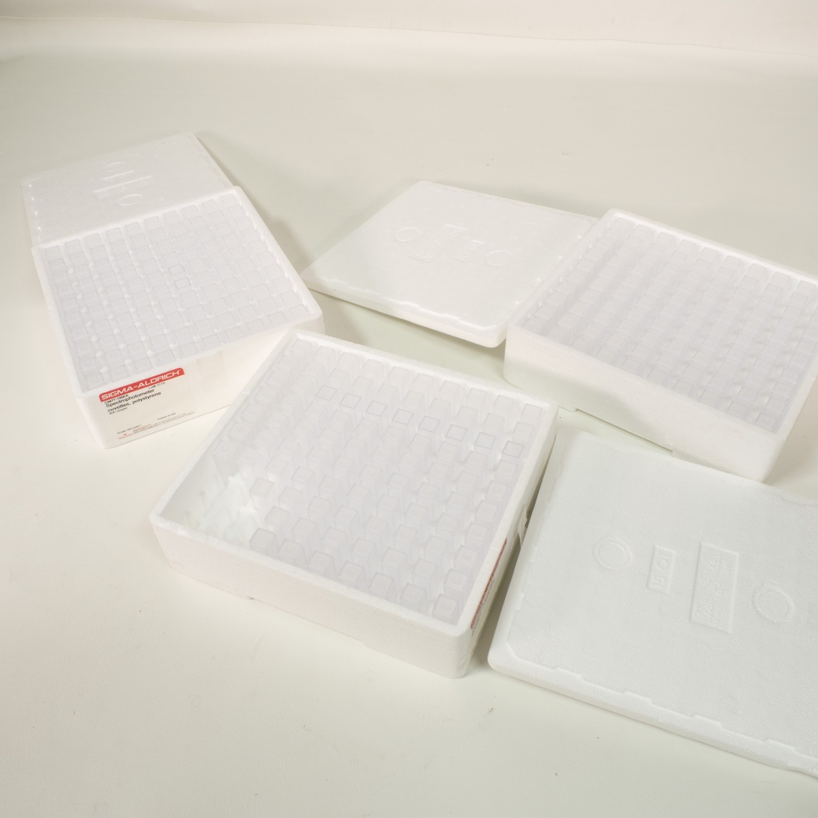 Brand 759075D / Sigma Aldrich C5677-100EA Spectrophotometer Cuvettes
