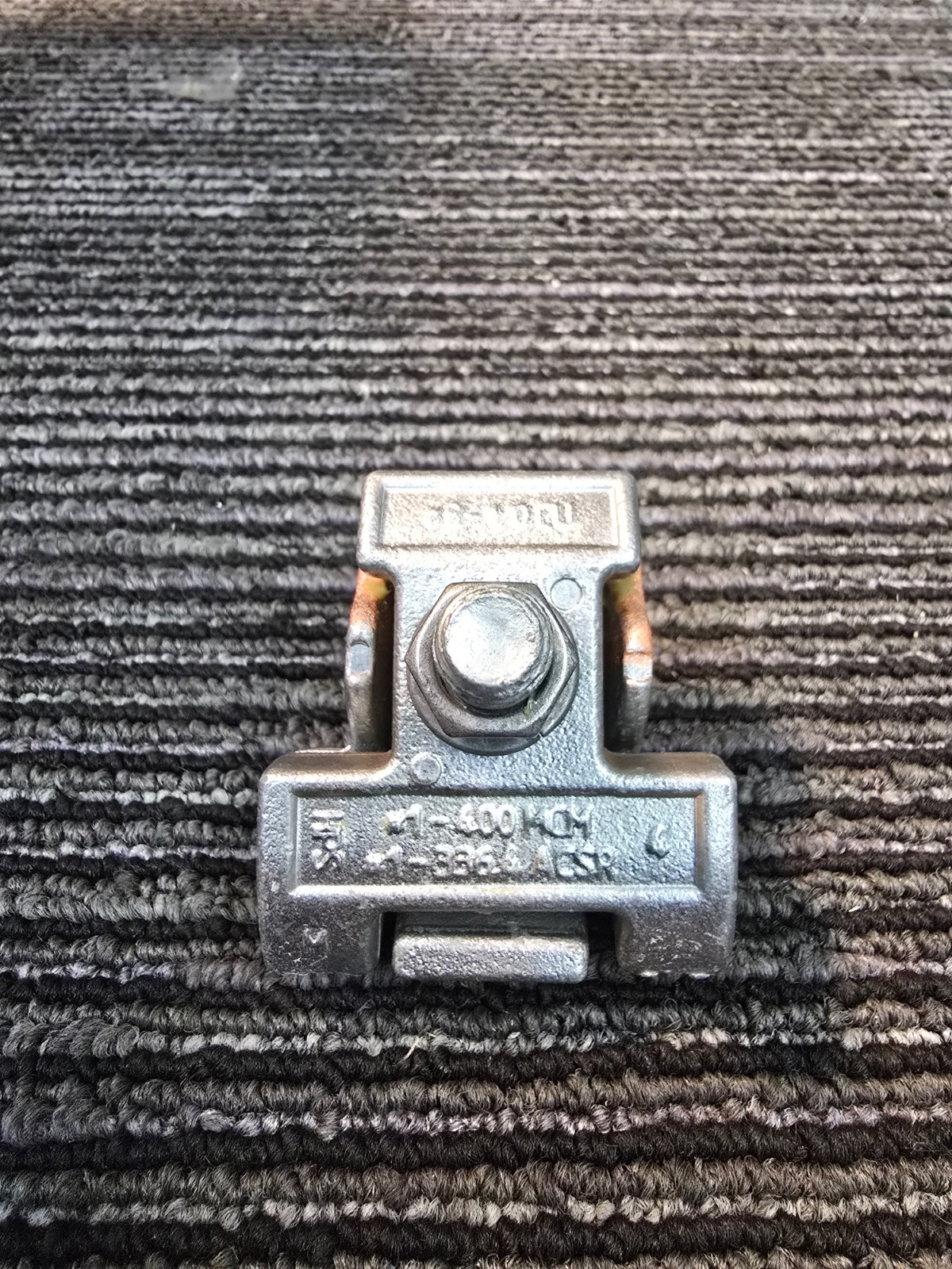 (QTY 10) HUBBELL LC811AXB 1-1/4 in. Connector, Parallel Groove, Aluminum Alloy