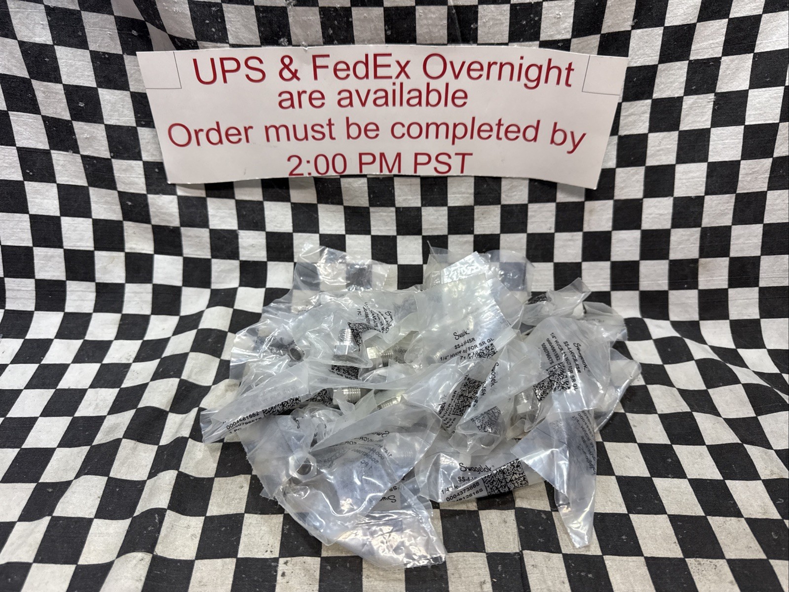 SWAGELOK Male Nut 1/4″ VCR, SS-4-HVCR-4SR, SS4HVCR4SR, LOT OF 49 #1209T4