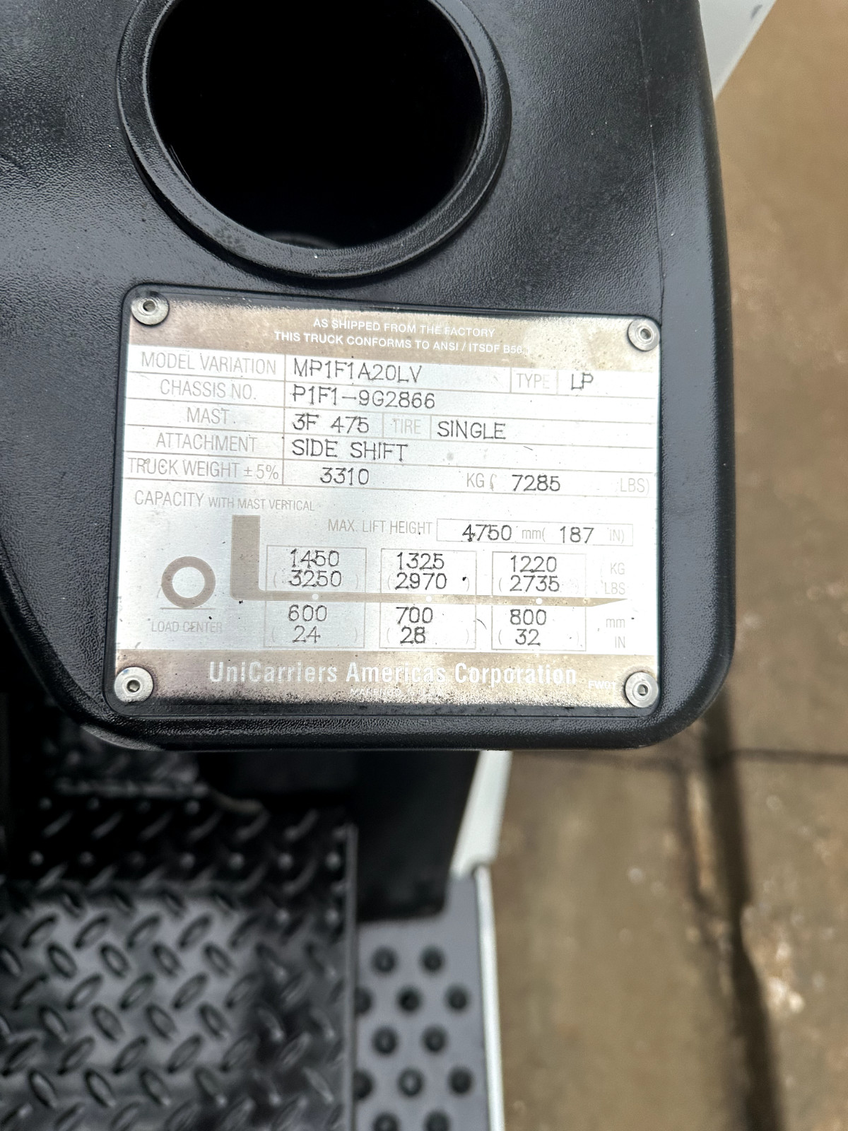 2015 Unicarriers Propane Forklift 4000 lb Triple 187″ with Sideshift – 2835 hrs