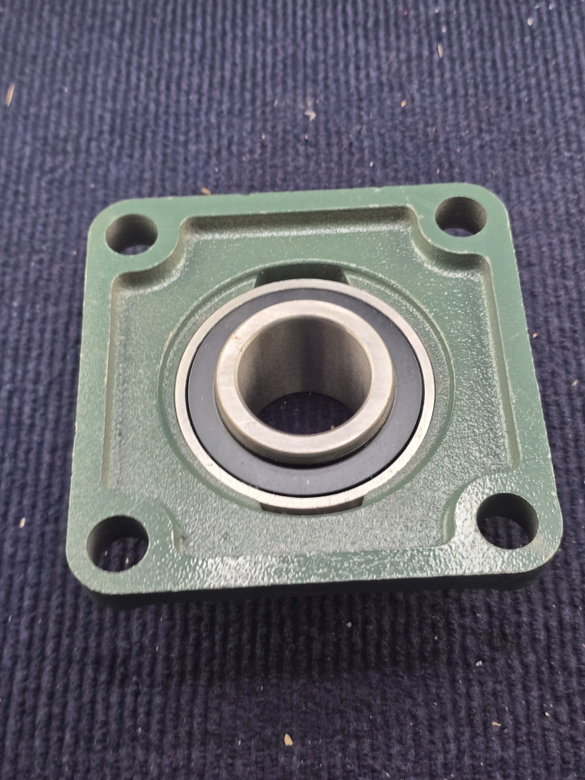 PGN F208 4-Bolt Square Flanged Pillow Block, UC208-24 1-1/2″ Bore Bearing Insert