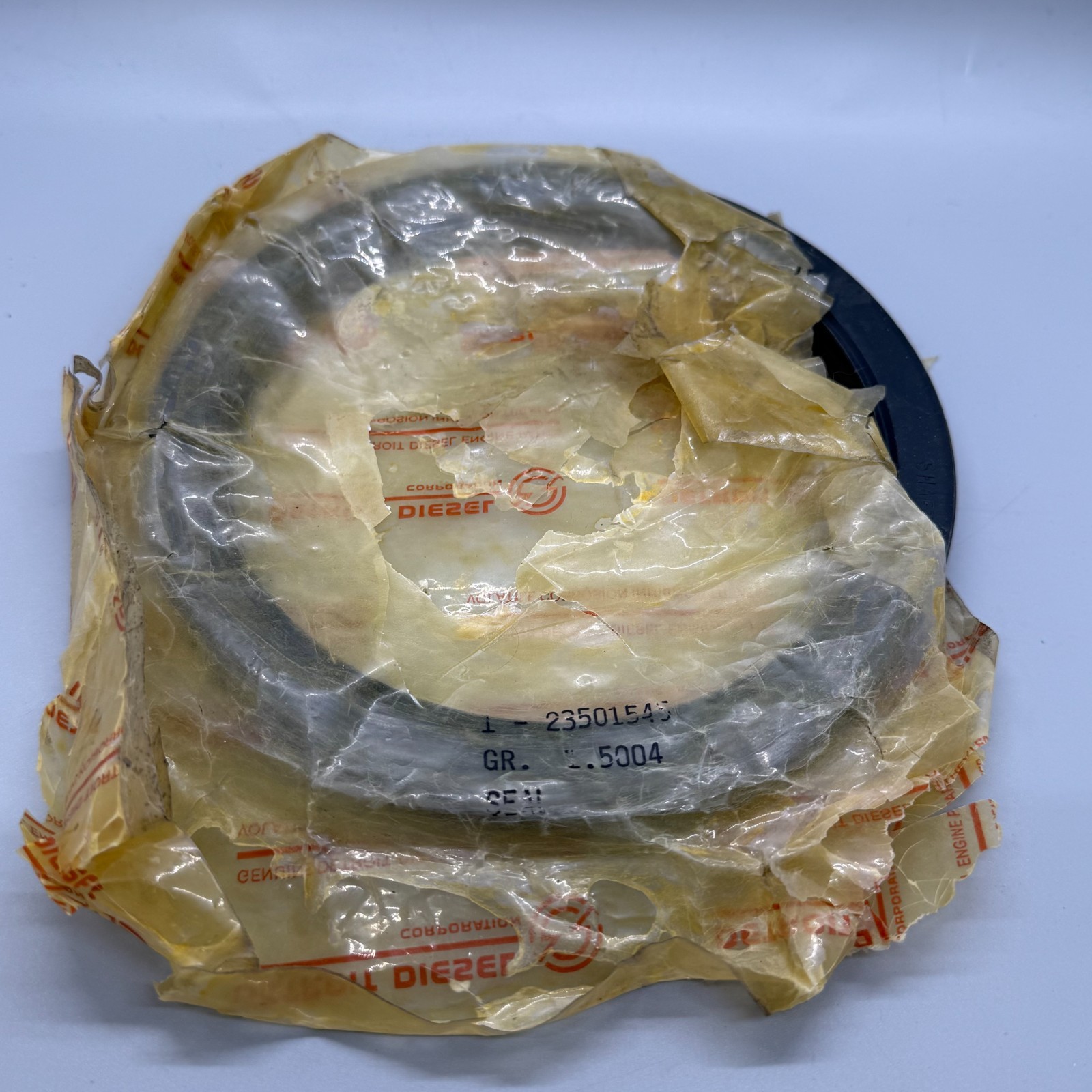 NOS OEM Detroit Diesel Crankshaft Rear Oil Seal 23501545