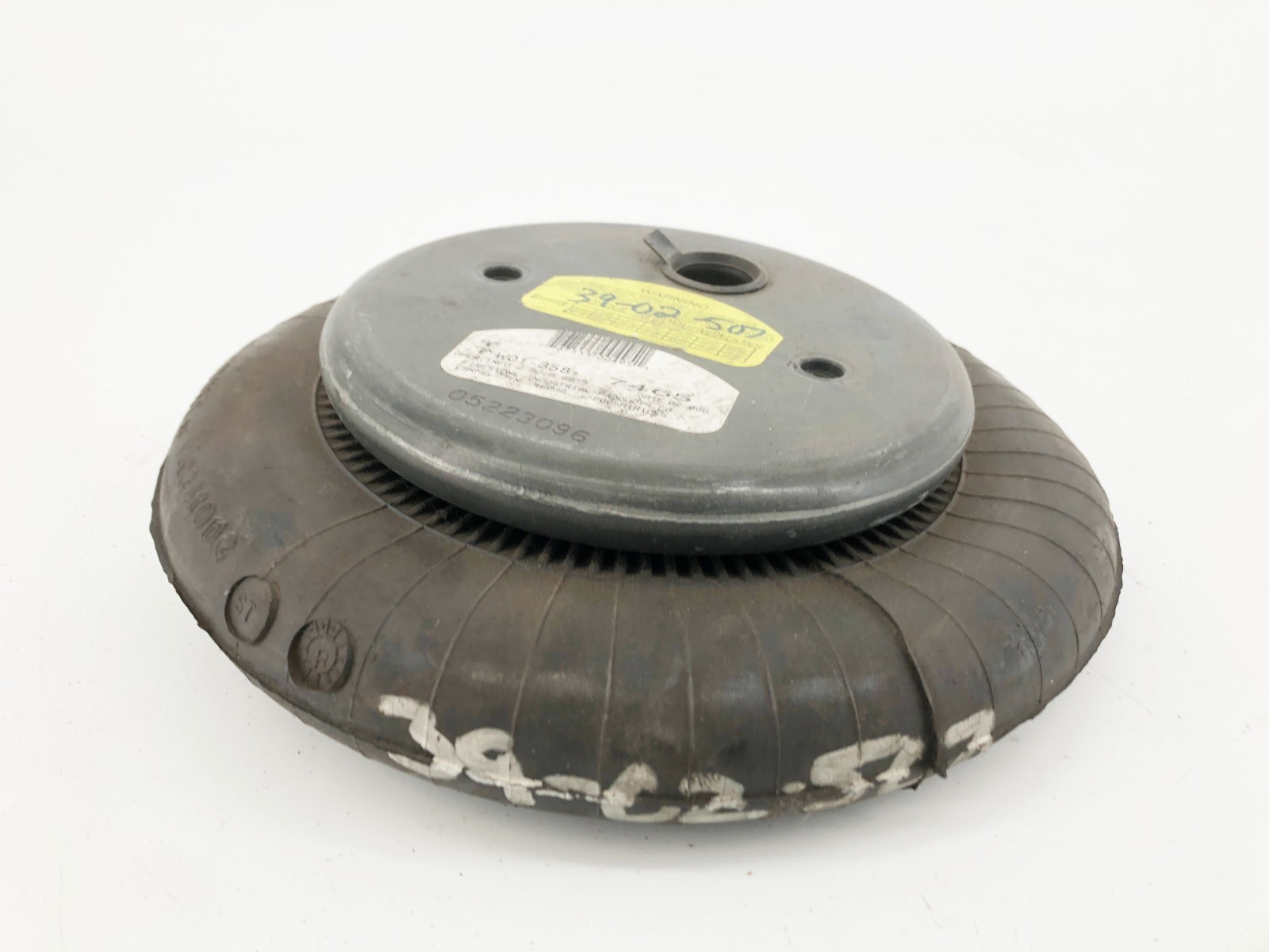 New Firestone W01-358-7465 Air Spring Single Conv. 3/4″ NPT Style 115 – No Box