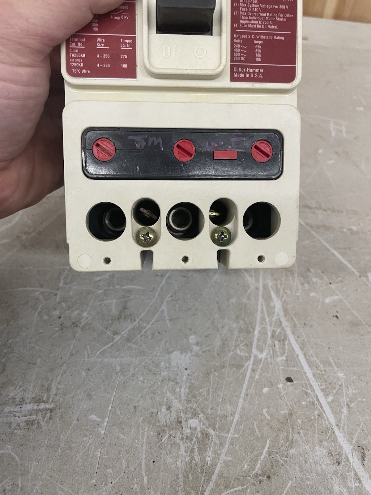 CUTLER-HAMMER JD3250K SER C 250 A 3P MOLDED CASE BREAKER