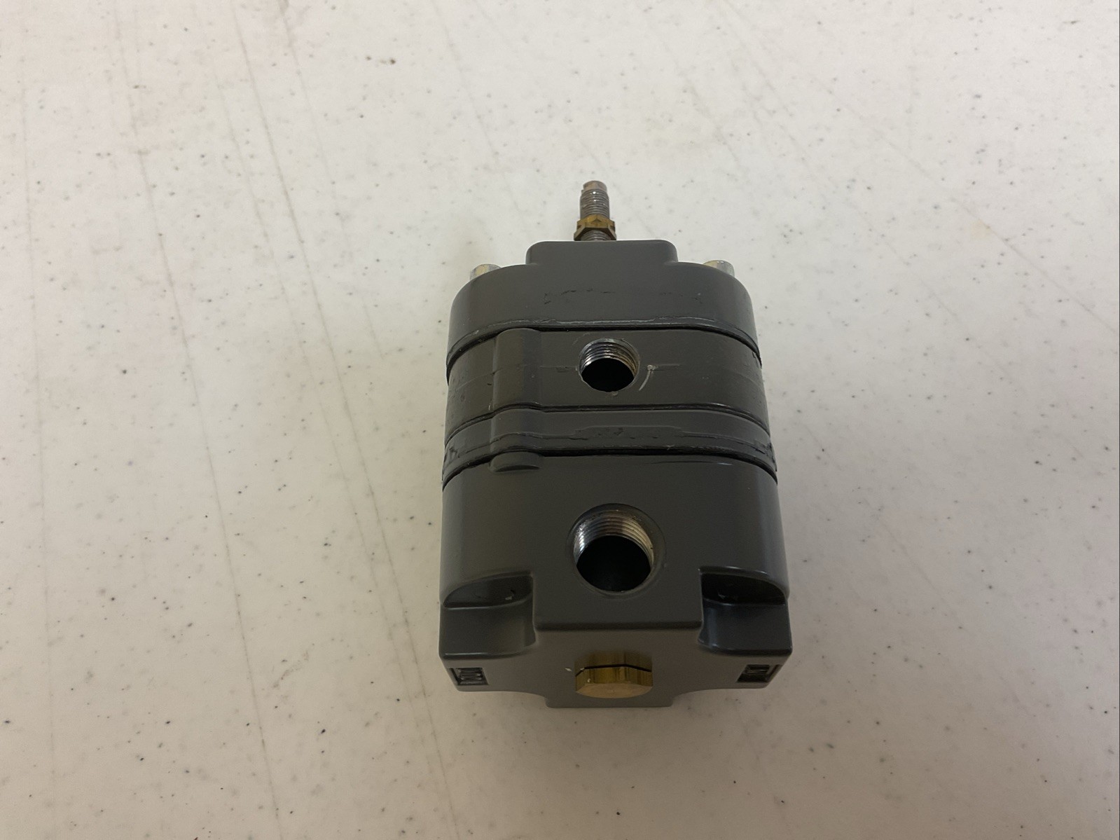 CONTROL AIR INC. TYPE 100 AIR PRESSURE REGULATOR 2-120 PSI 150 PSI MAX SUPPLY