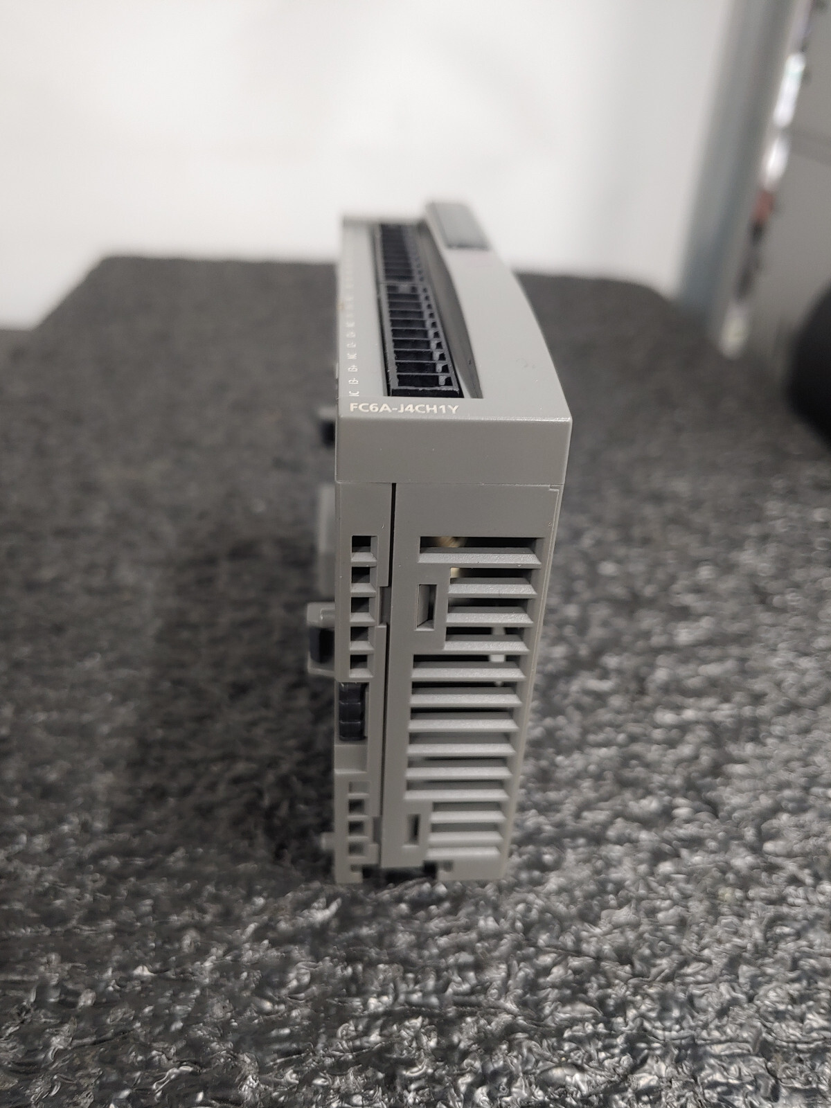 IDEC FC6A-J4CH1Y FC6A MicroSmart PLC 4-pt Isolated Thermo Module