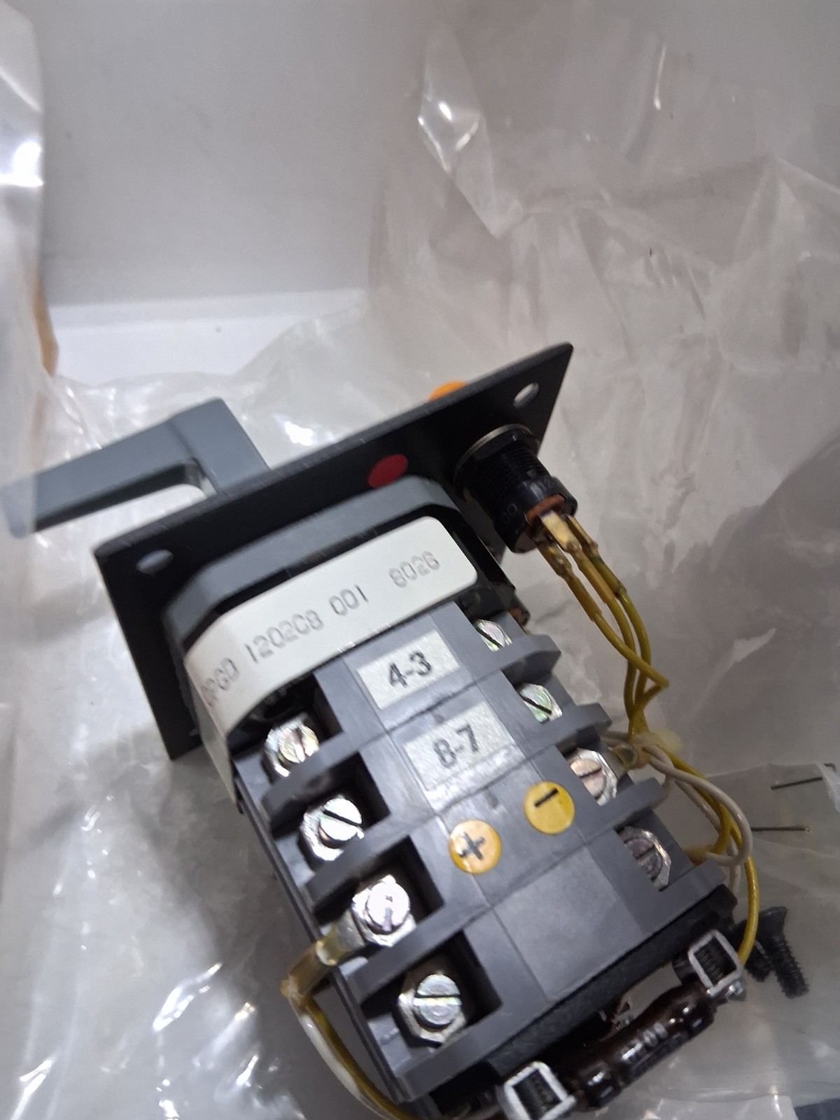 ELECTRO SWITCH 20PGD-120208-001 ROTARY SWITCH 3 POSITION 20A 600VAC NIB