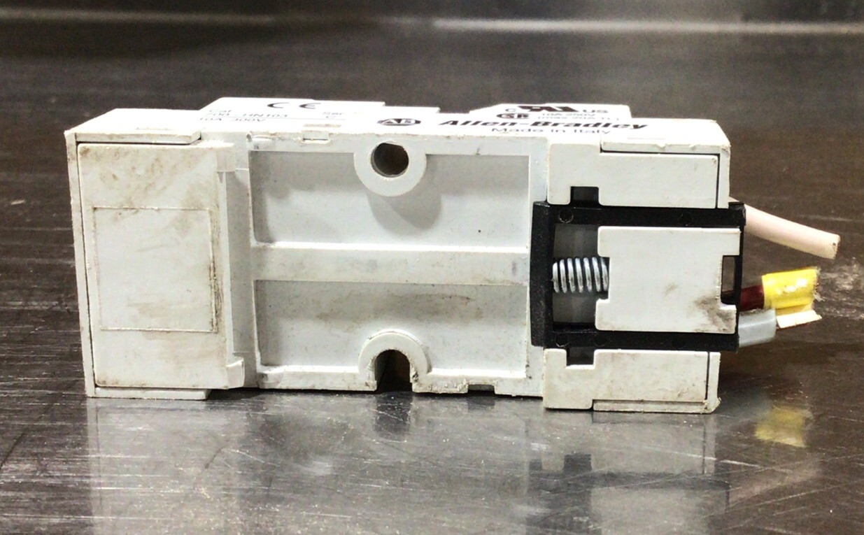 Allen Bradley 700-HN103 Series C Relay Socket 10A 300V 700HN103