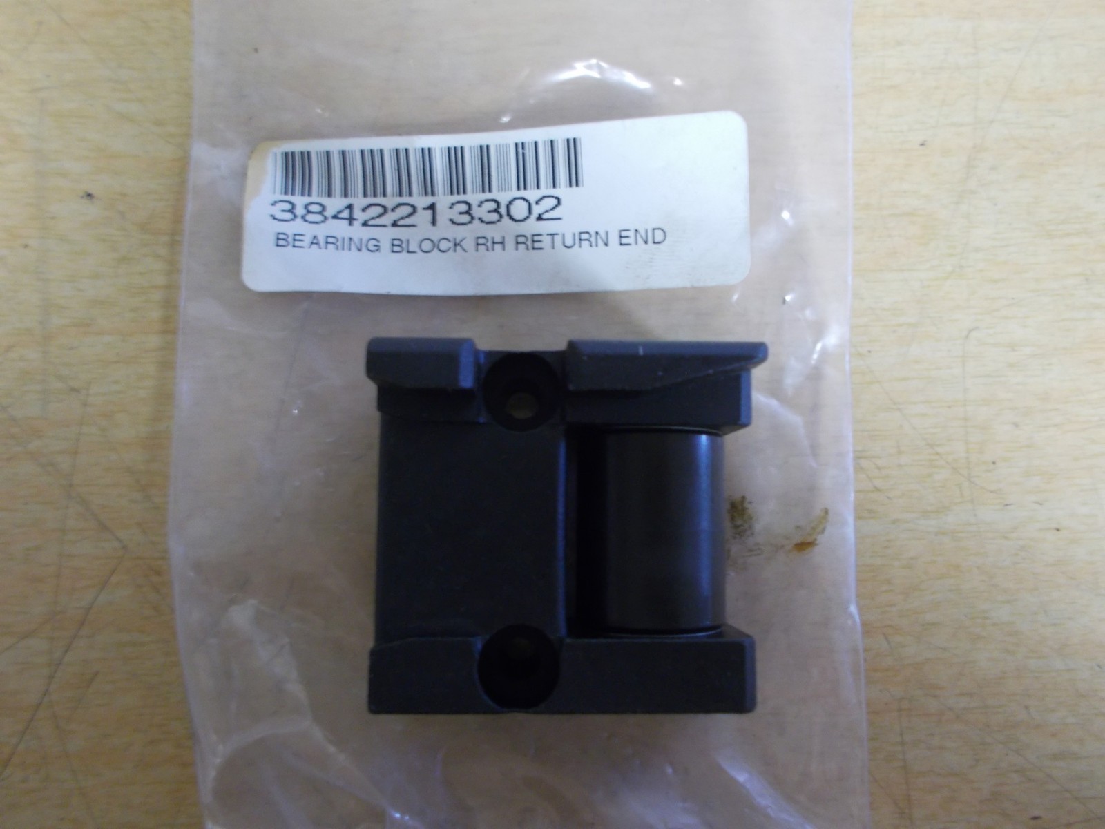 NEW Bearing block RH Return End 3842213302 *FREE SHIPPING*
