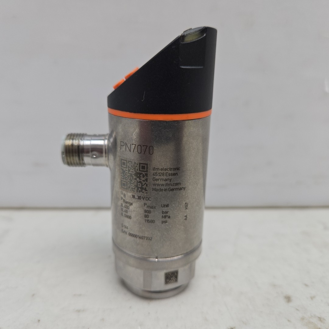 IFM PN7070 Pressure Sensor w/ Display 18-30Vdc 80MPa 0-400 Bar Used *READ*