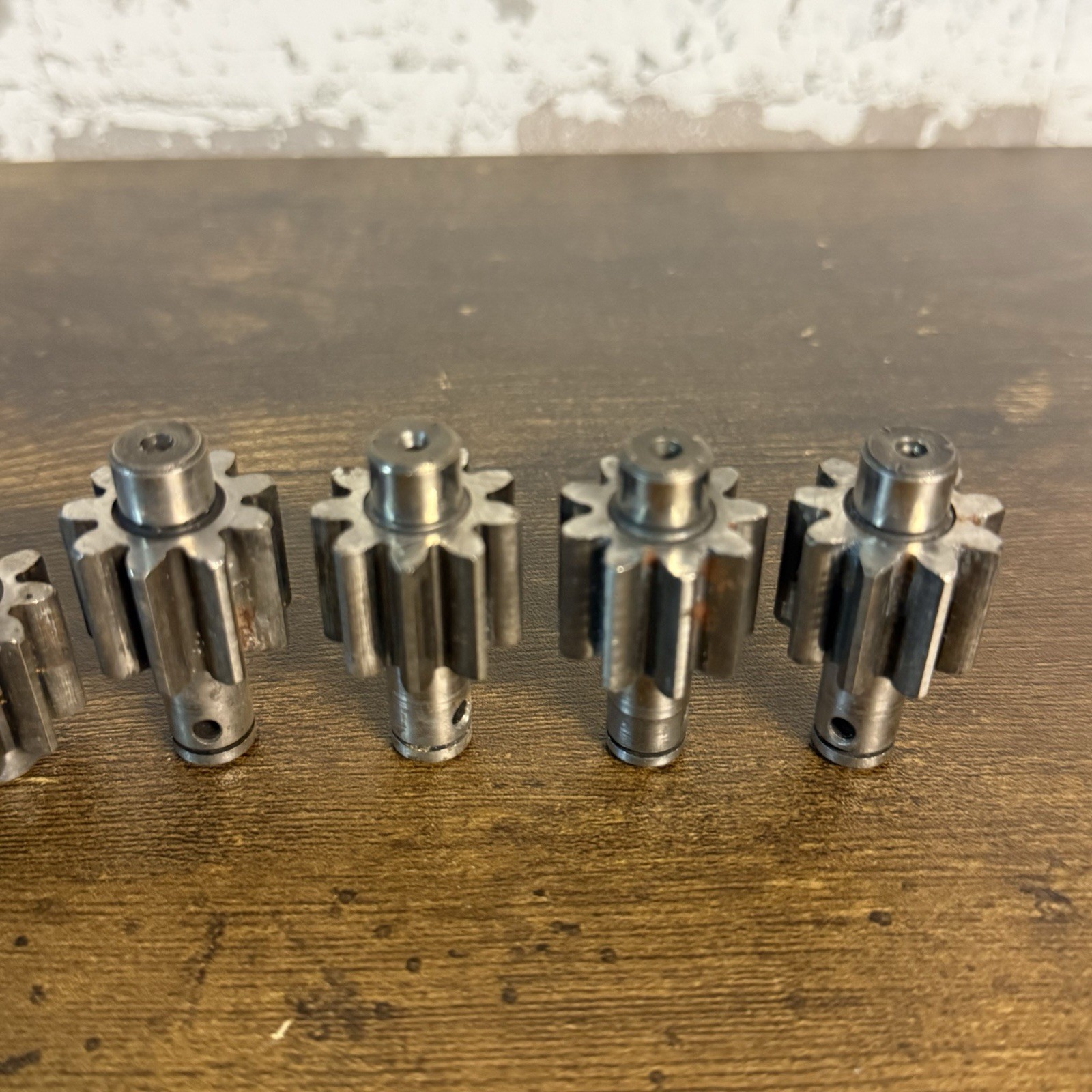 Lot of 7 Steel 8-Tooth Pinion Gear Shafts Industrial Machine Replacement Parts