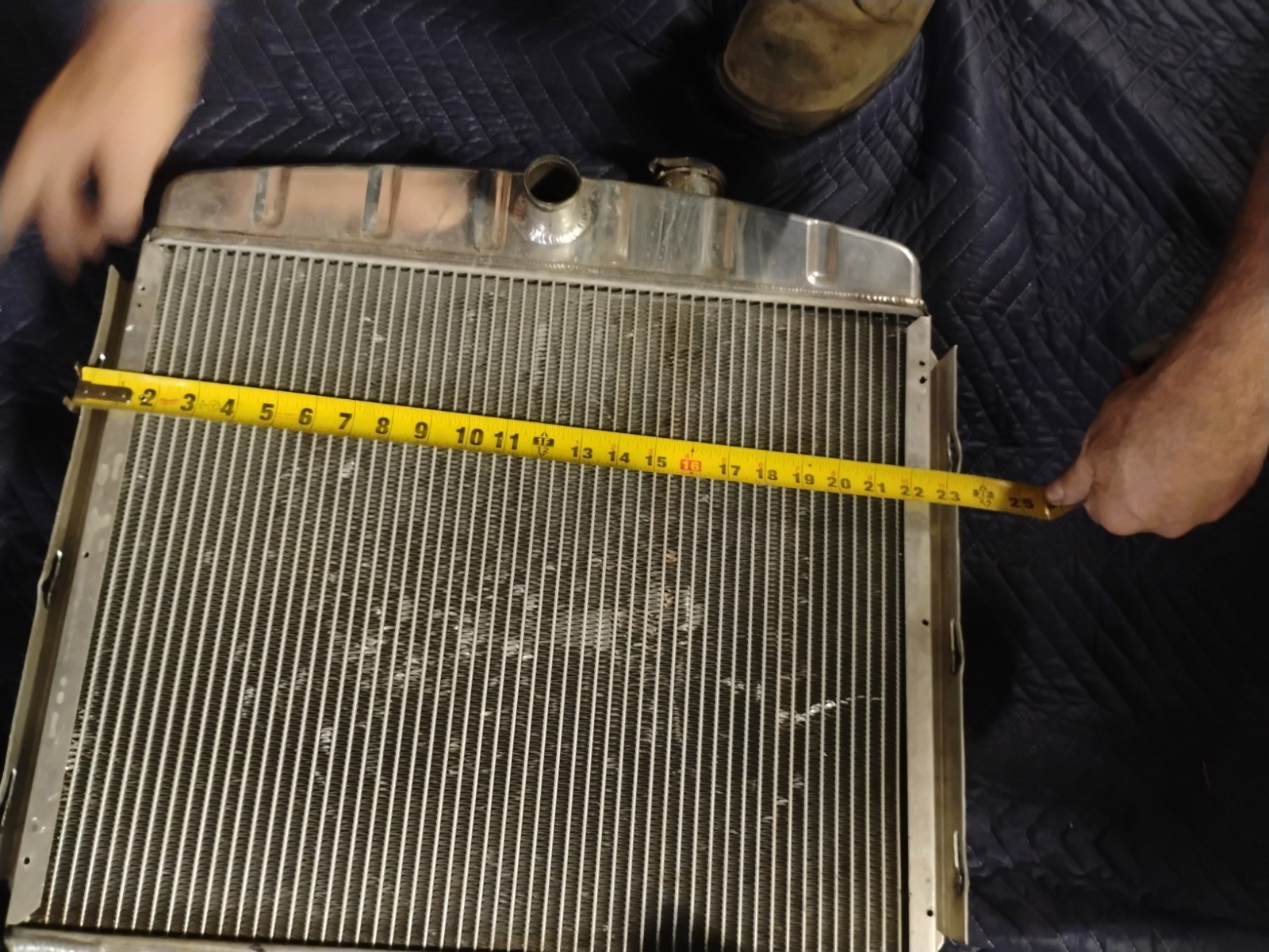 Radiator Universal Performance 22″X 17-1/4″ – Fast Ship