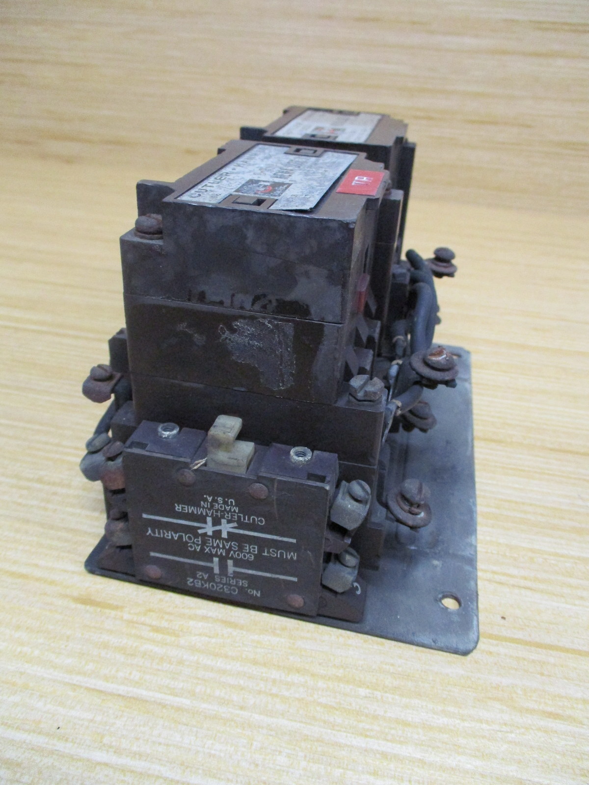 Cutler Hammer A51CNO Reversing Contactor A51CN0 A50CG0; W/ Bracket