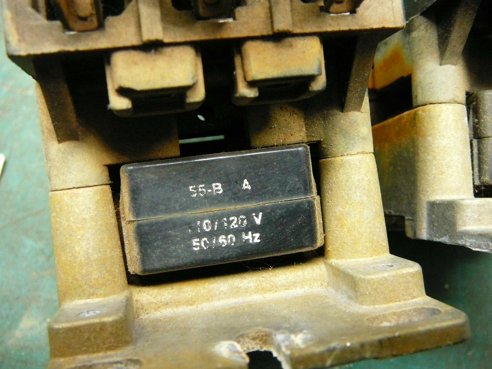 LOT OF 4 GENERAL ELECTRIC CONTACTORS CR353AB3AA1 COIL: 110/120V 55-B31A