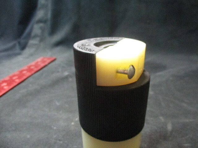 HUBBELL HBL2313 Twist-Lock Connector Body. 2P3W, 20A 125V, L5-20R