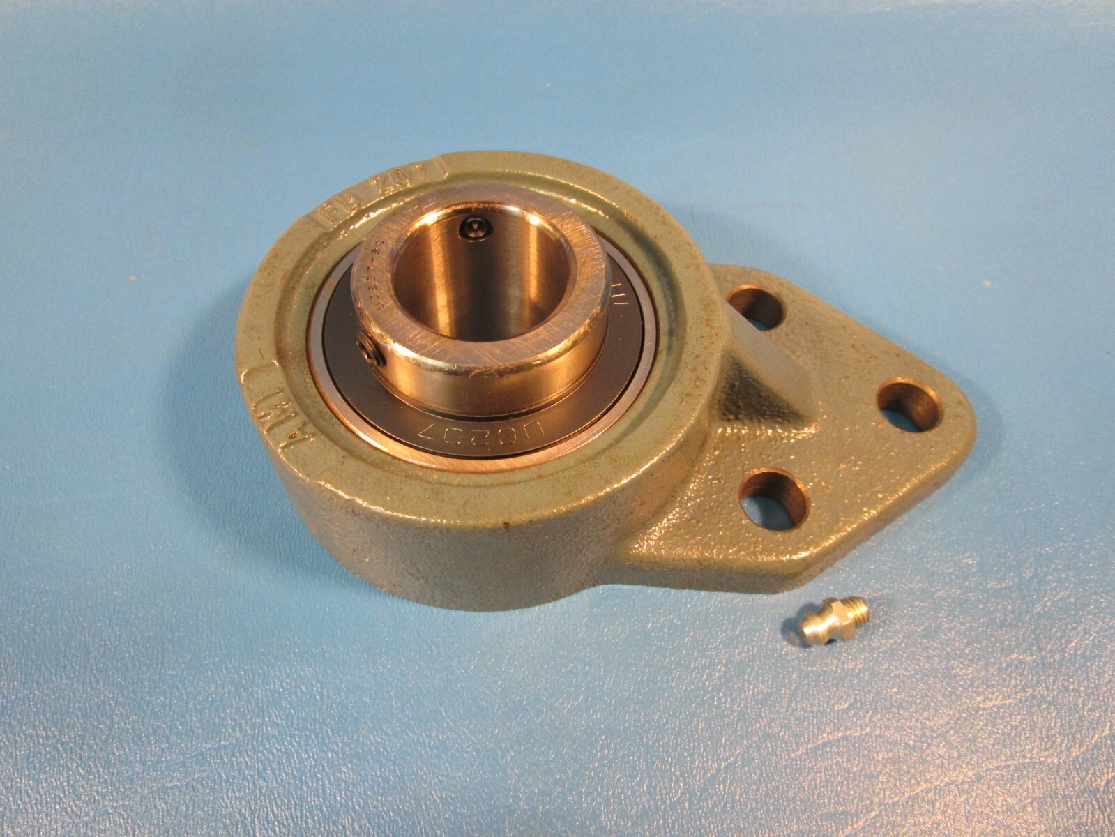 AMI UCFB207-20 Flange-Mount Ball Bearing Unit, 3-Bolt Bracket, 1-1/4” Bore, Cast