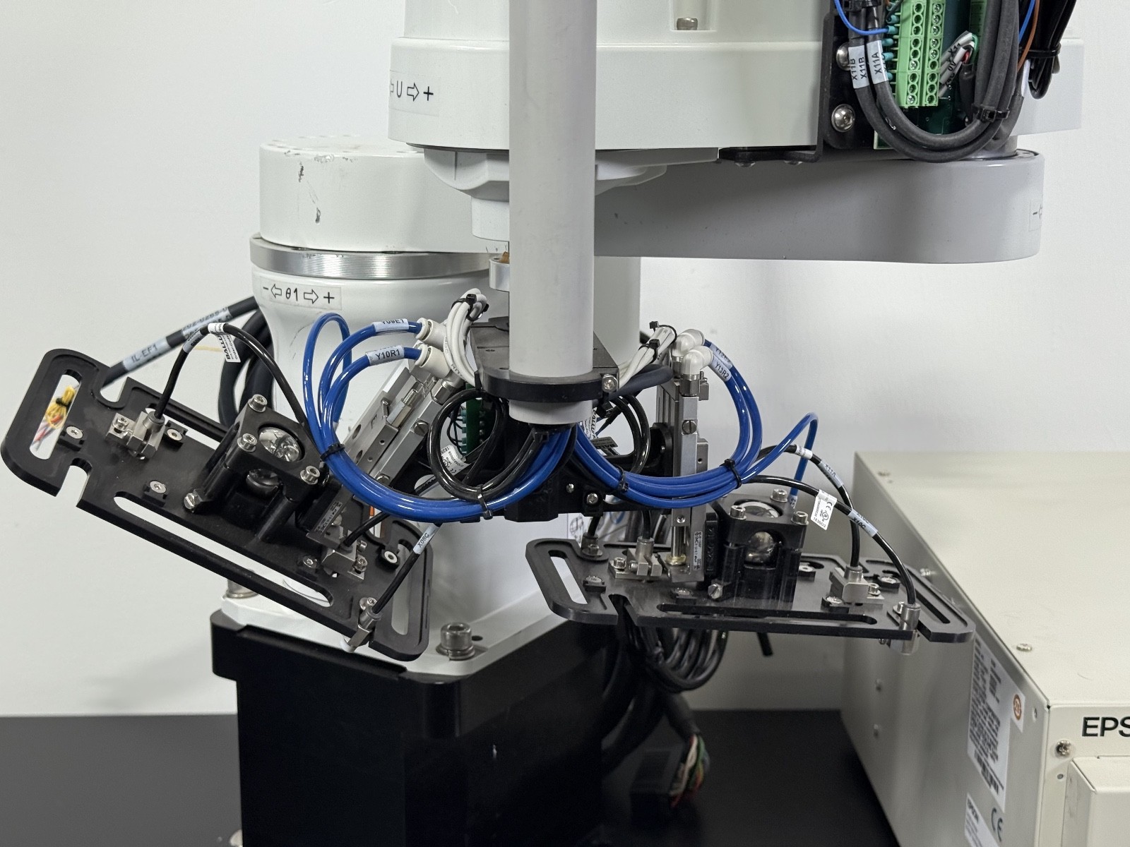 Seiko Epson LS3-401S 4-Axis SCARA Robot w/ RC90 Controller 200–240VAC