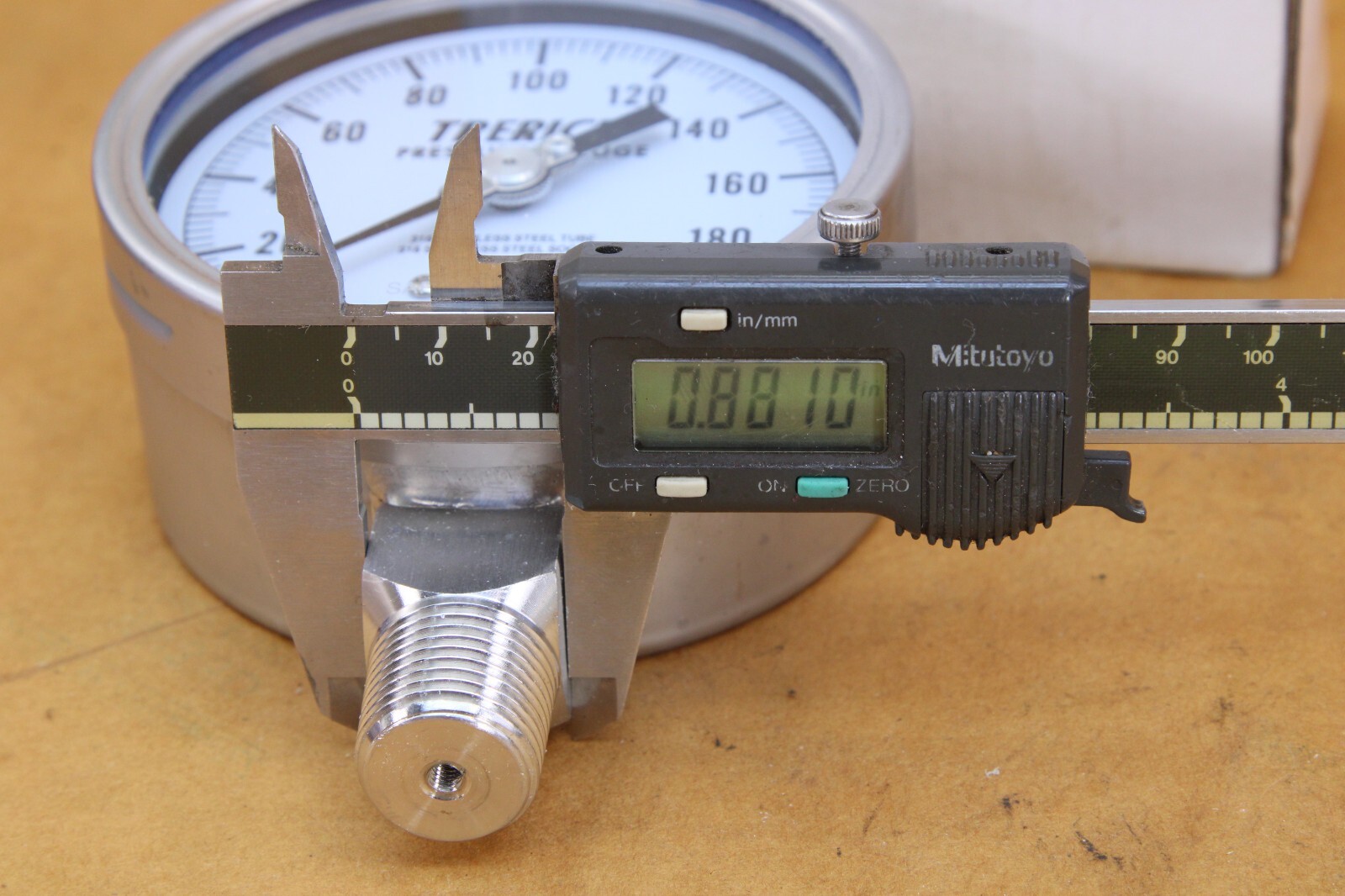 Trerice 700SS4004LA200 Industrial Gauge, 4″ dial, 0 to 200 psi, 1/2″ NPT