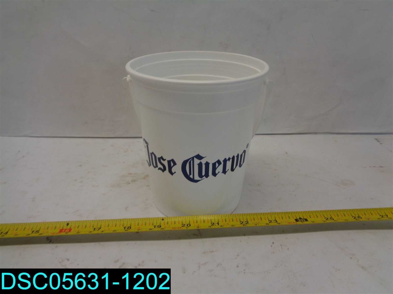 QTY=110: THREE OLIVES WHITE PLASTIC BUCKET’S 3″ X 3″ X 3″