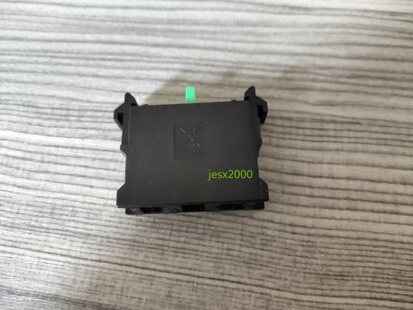 1PCS PB1-F-C10 1NO