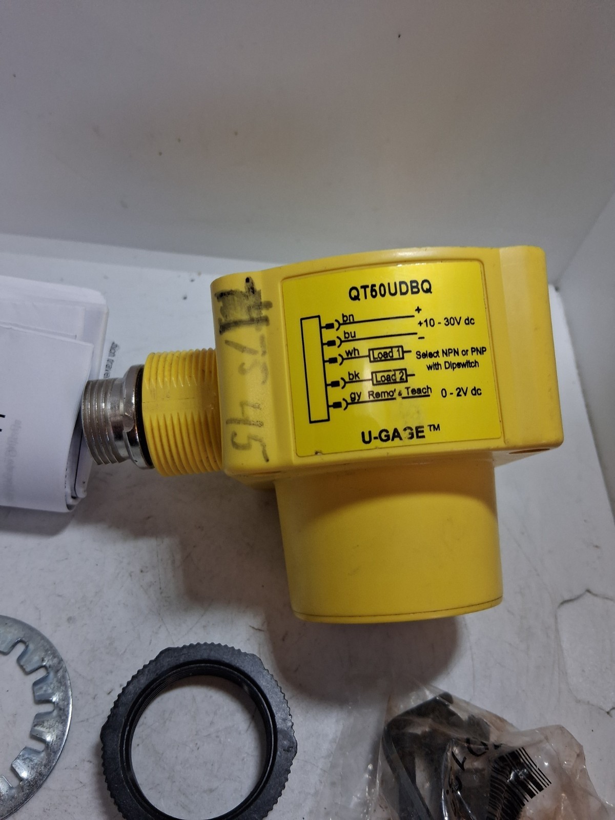 BANNER QT50UDBQ U-GAGE SENSOR 200MM RANGE TO 8M 10-30VDC NPN PNP 5 PIN 02723