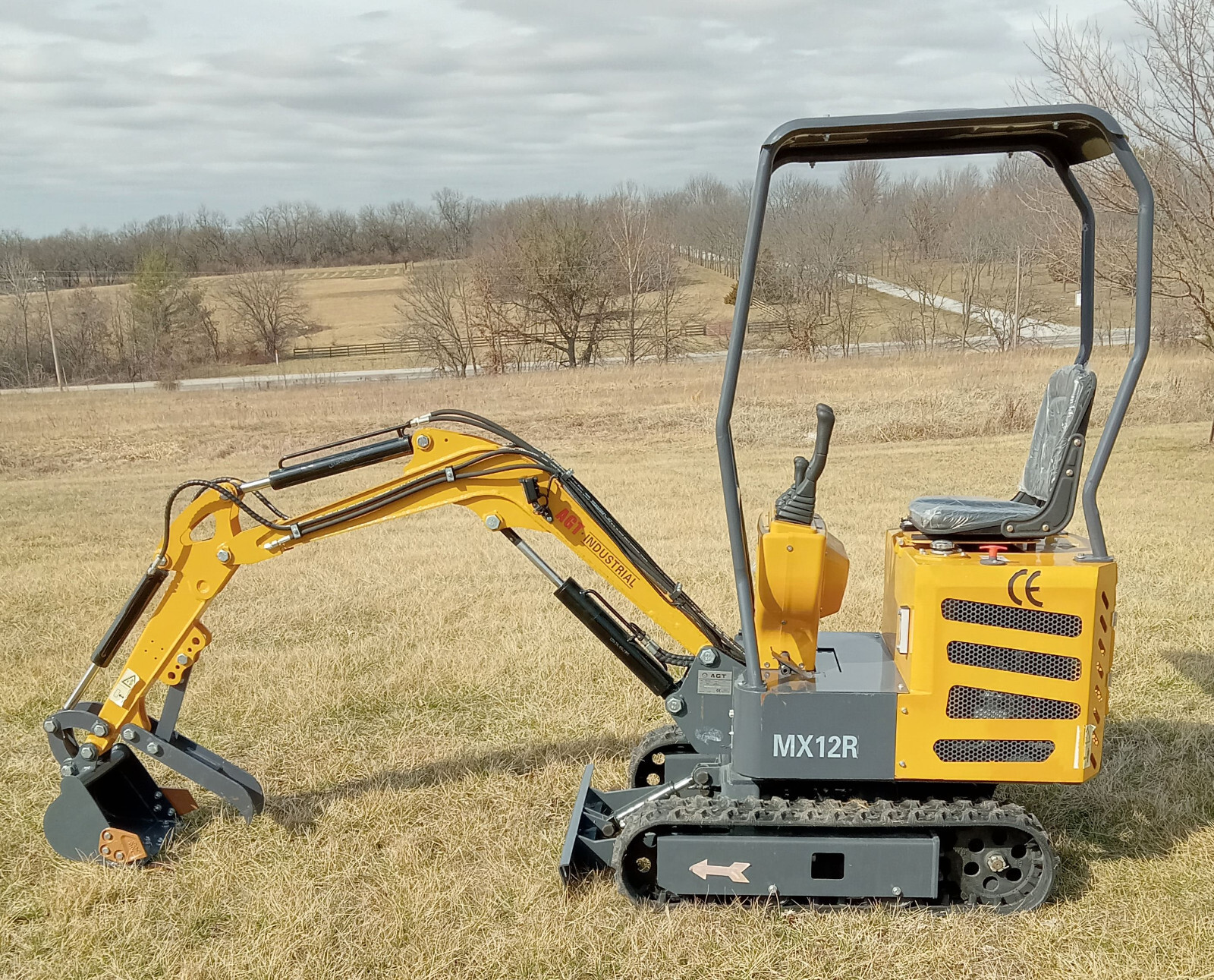 1 NEW AGT MX12R MINI EXCAVATOR MECHANICAL THUMB 15” BUCKET NNB **MAKE OFFER**