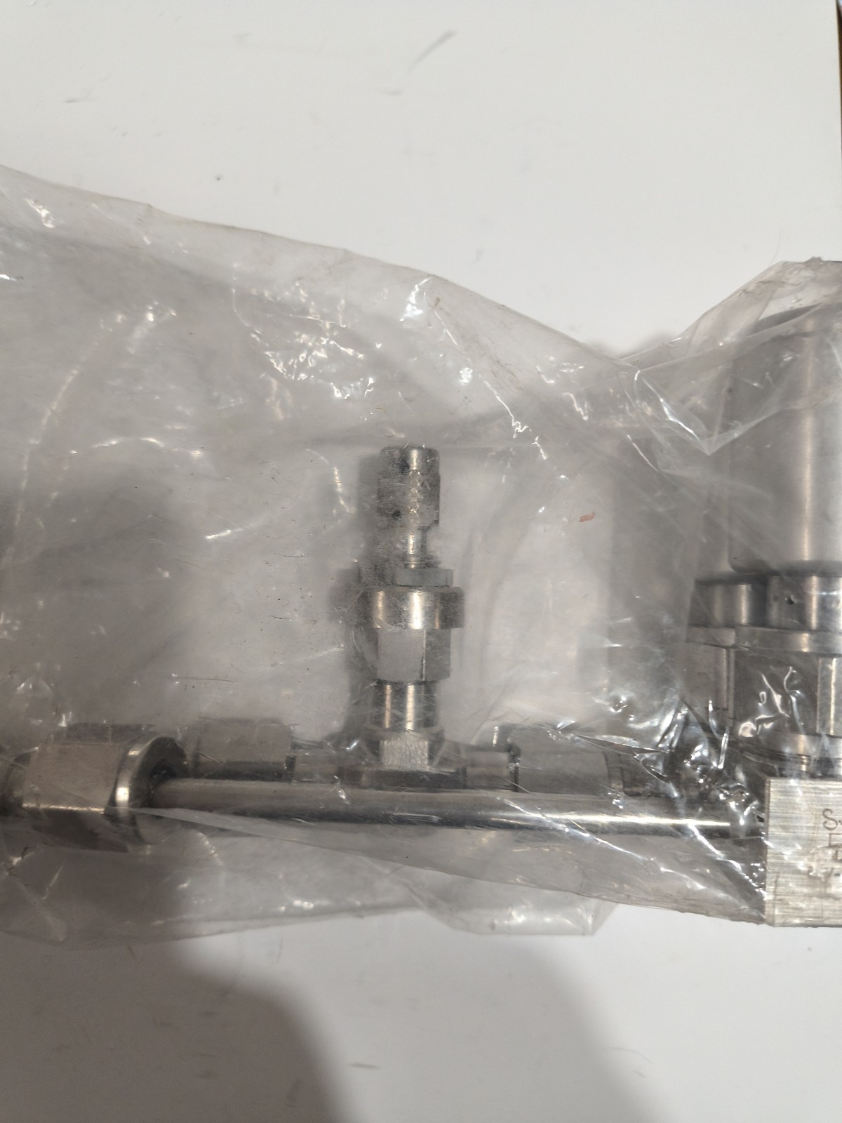 Swagelok 6LV-BNBW4-C High-Purity Bellows Valve Assembly – 1/4″ Tube Butt Weld