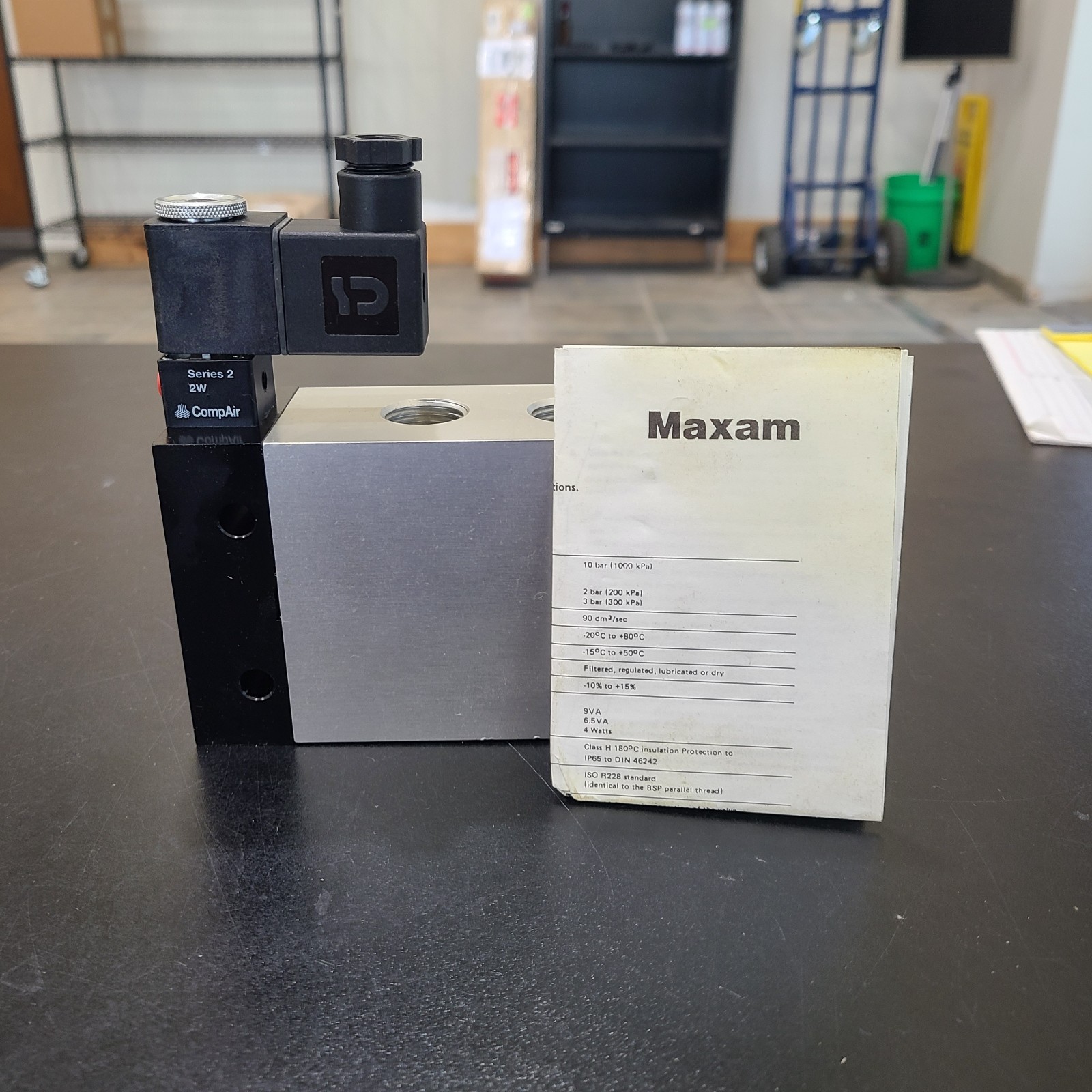 Parker 8M504.A3.0 4 Way Solenoid Valve 1/2 FPT 110VAC 60Hz
