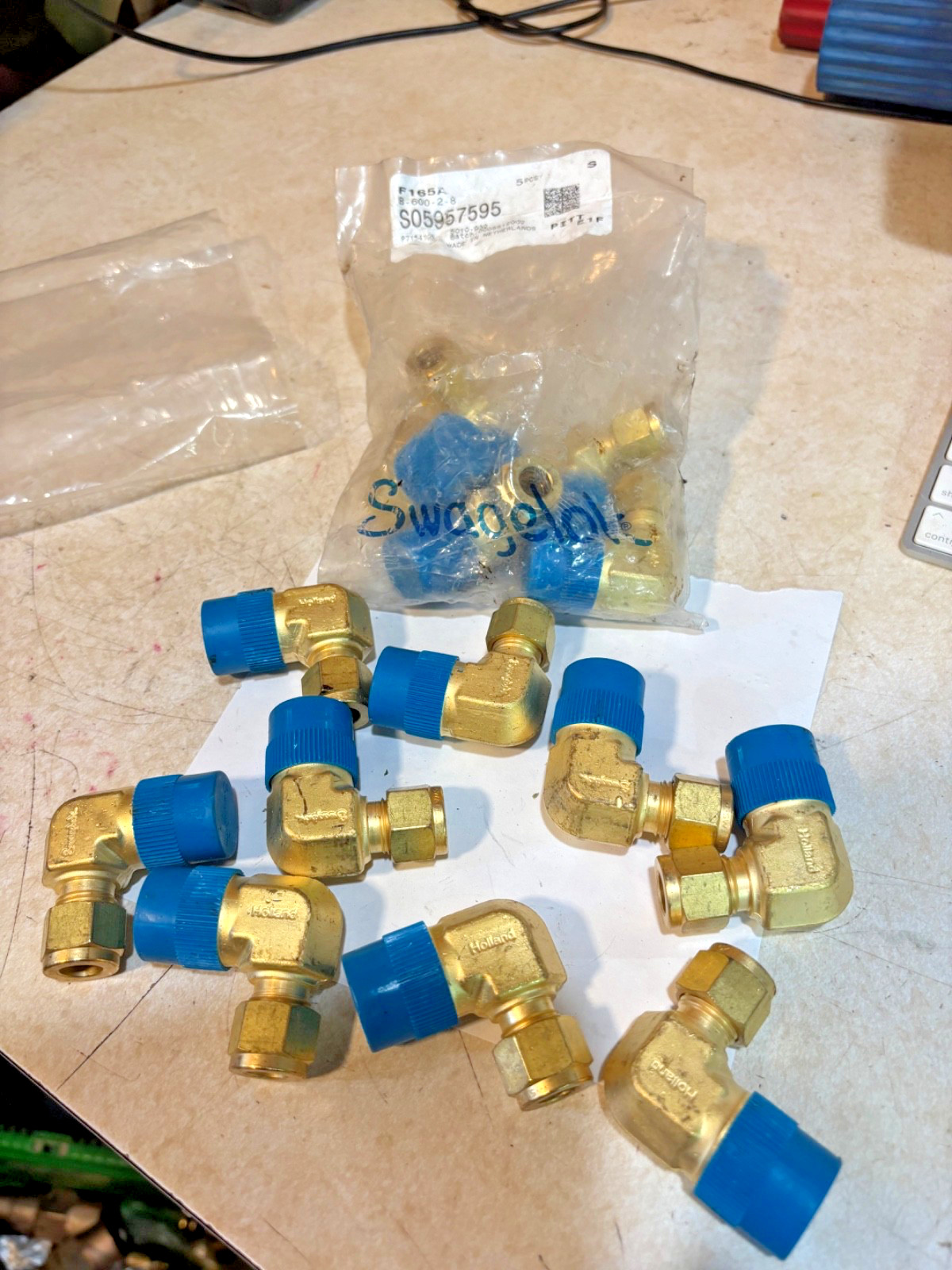 14 NEW Swagelok Brass Male ELBOW B-600-2-8 3/8″ tube OD X 1/2″ male NPT (I3)