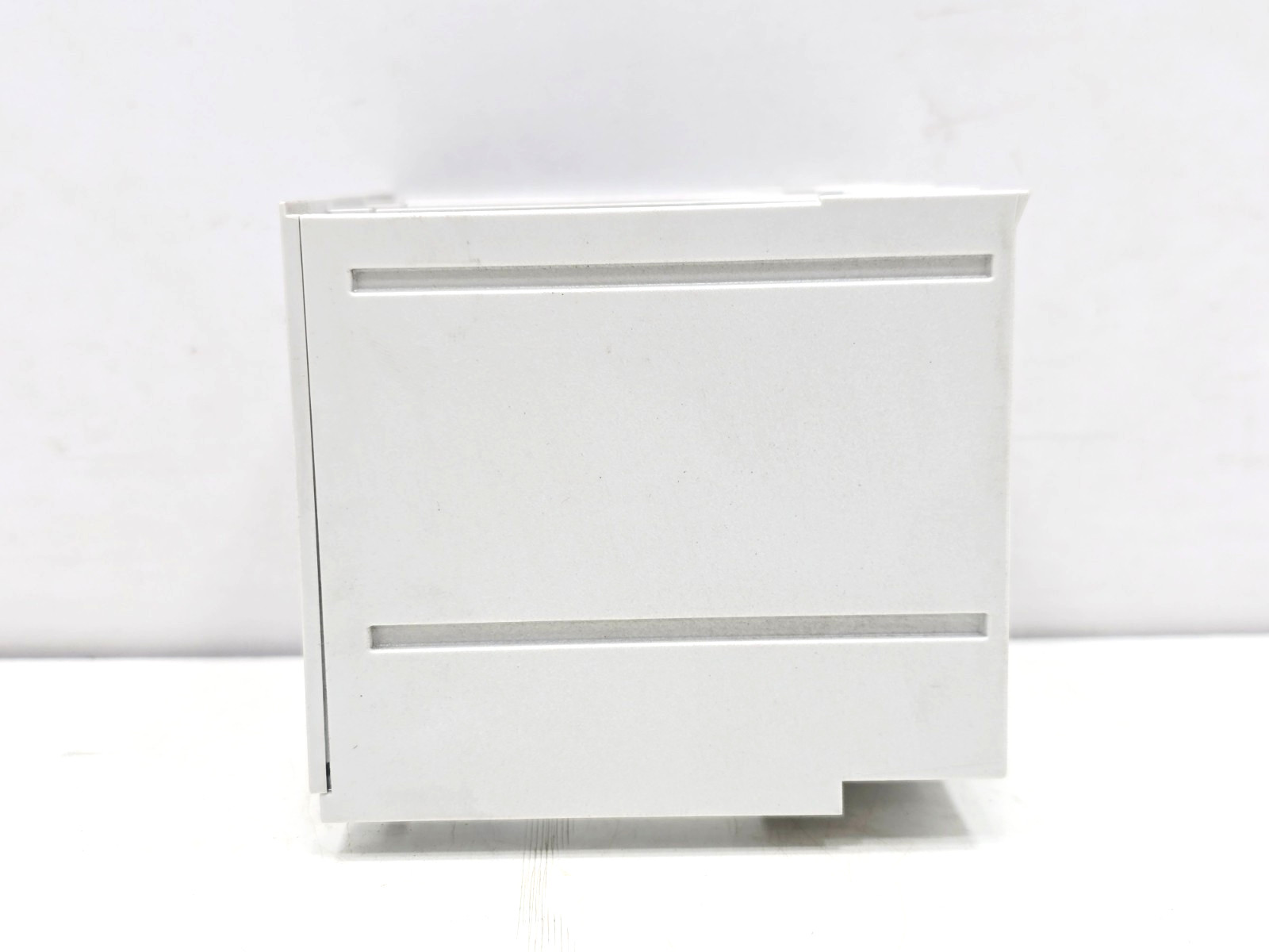 NZM2-XKSA EATON MOLDED CASE CIRCUIT BREAKER ACCESSORY BOX