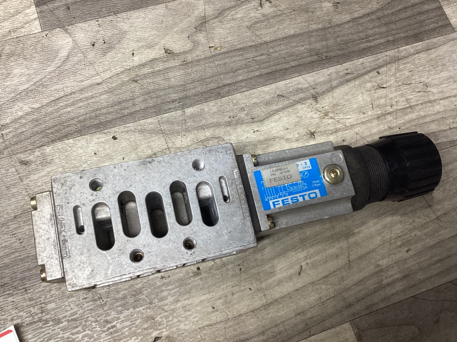 FESTO LR-ZP-B-D-3 INTERMEDIATE PRESSURE REGULATOR #111A155PR2