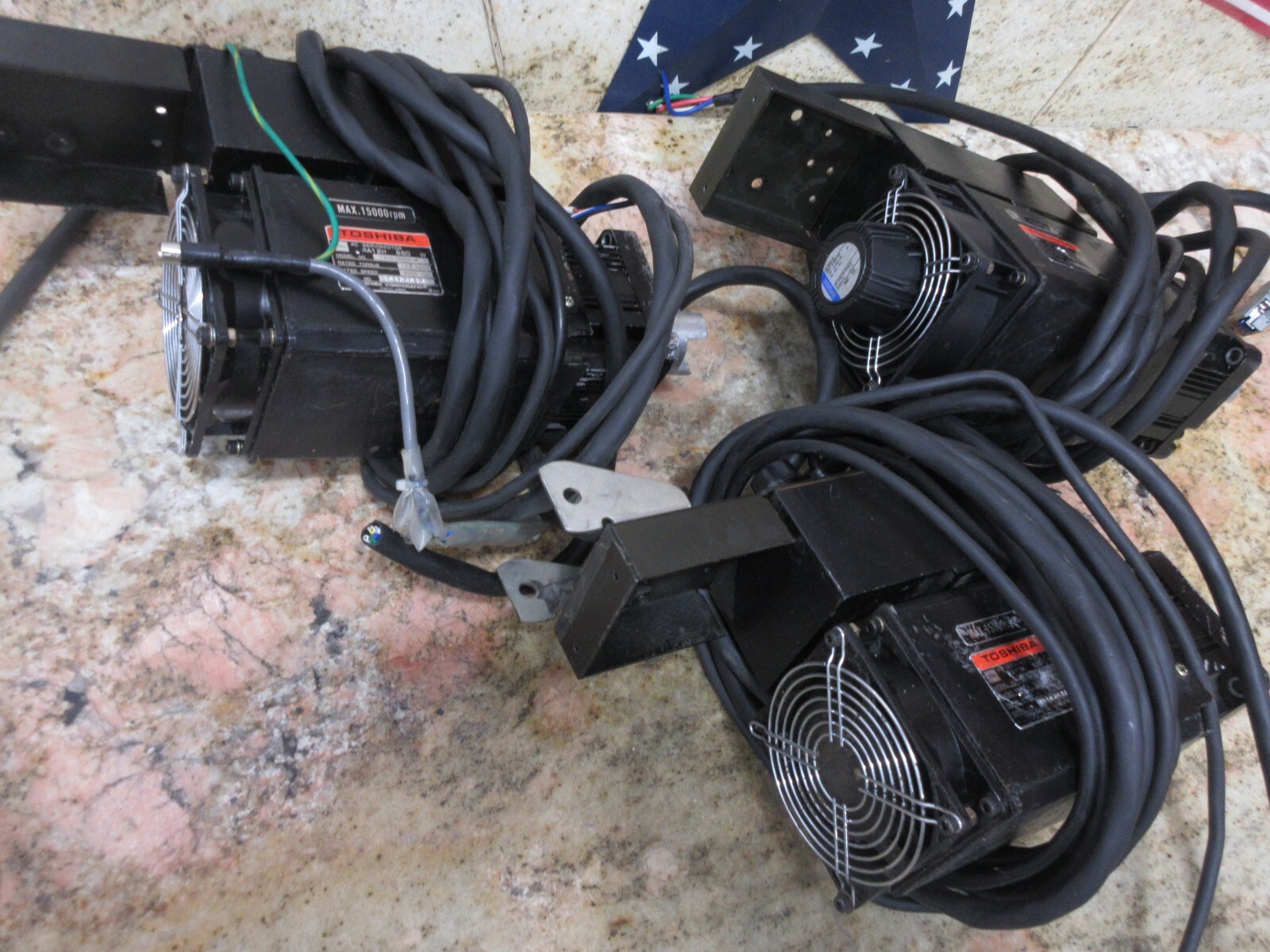 *SPECIAL* TOSHIBA AC SERVO MOTOR RA12H 650W 12H2-0650RWF LOT OF 3 PIECES