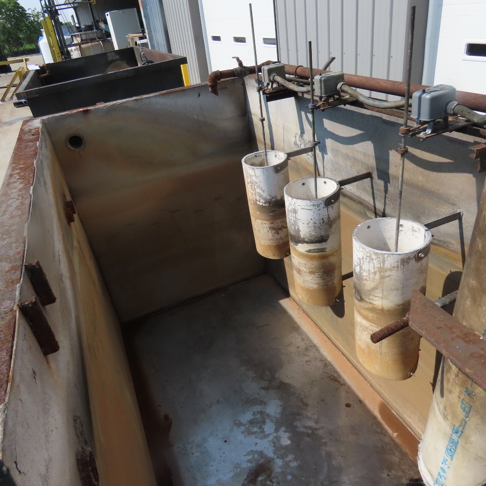 1000 Gallon Open Top Steel Waste Oil Recovery Storage Tank 96″ x 48″ x 96″H Tank