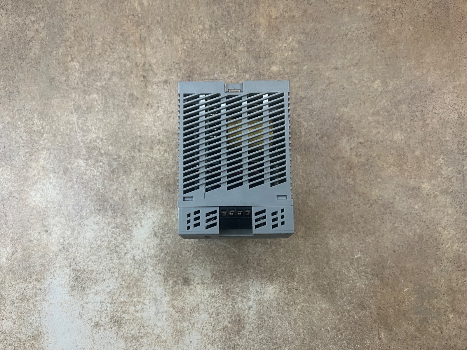 SOLA EMERSON SDP 4-24-100RT 115/230VAC 2.2/1.2A POWER SUPPLY