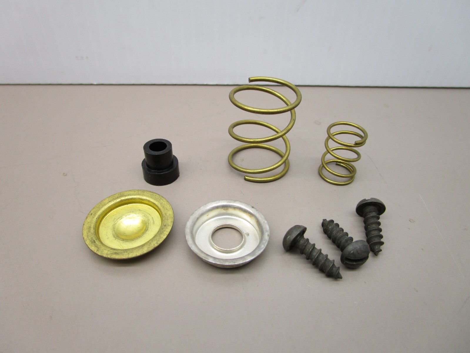 TRW Horn Button Small Contact Cup and Parts Ross Steering Column Simon Duplex