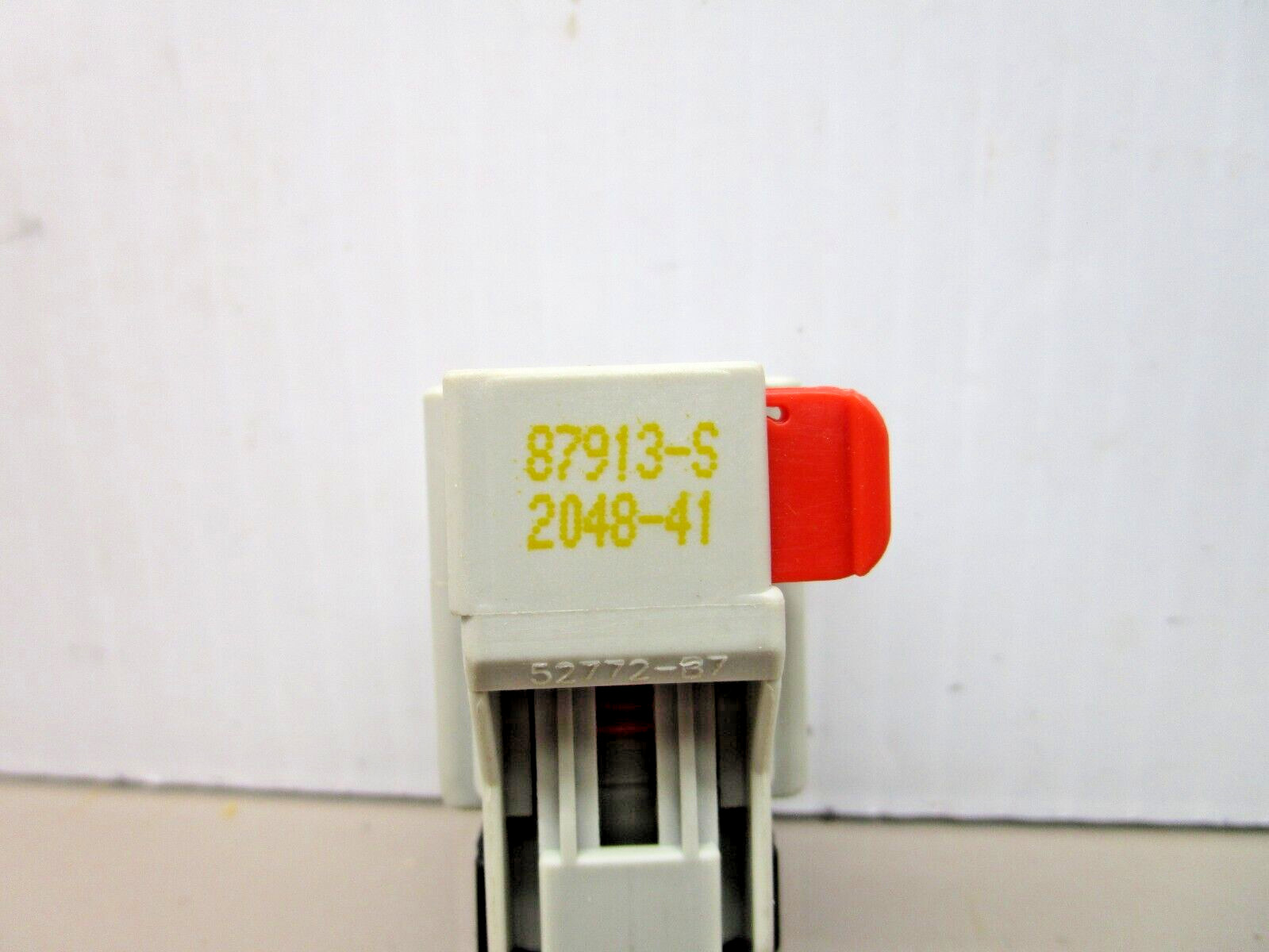 Delphi 87913-S 2-Pin Indexed Connector with Lock 52772