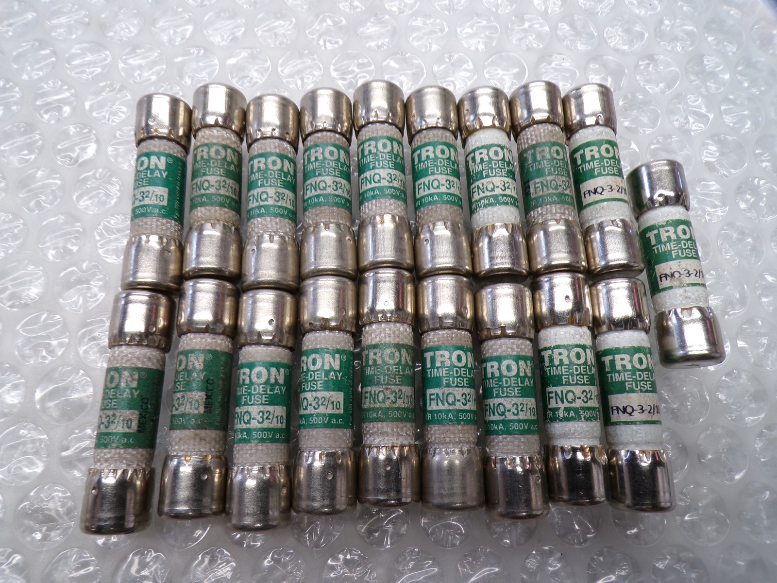 TRON FNQ3-2/10 FUSE LOT OF 19 NSNP