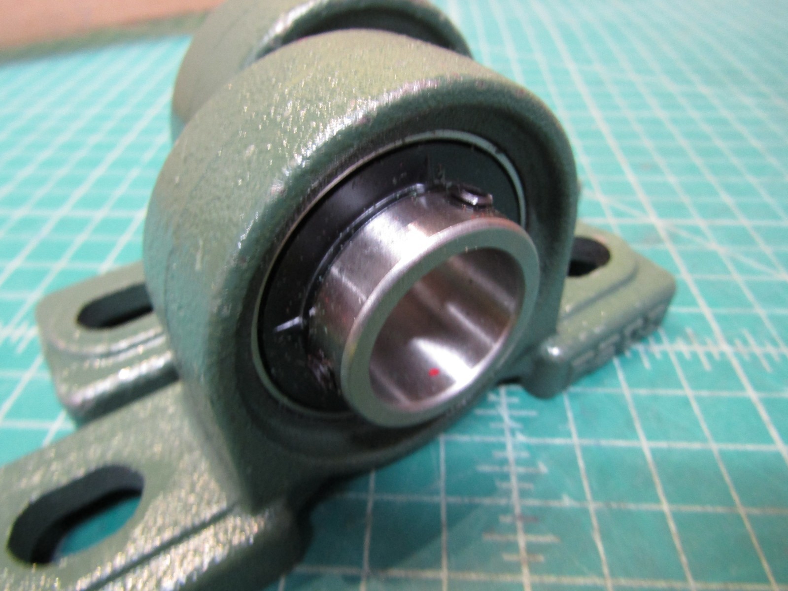 2 – NEW P205 2 Bolt Pillow Block 1” Shaft size W/ Bearing. Unbranded – Out of th