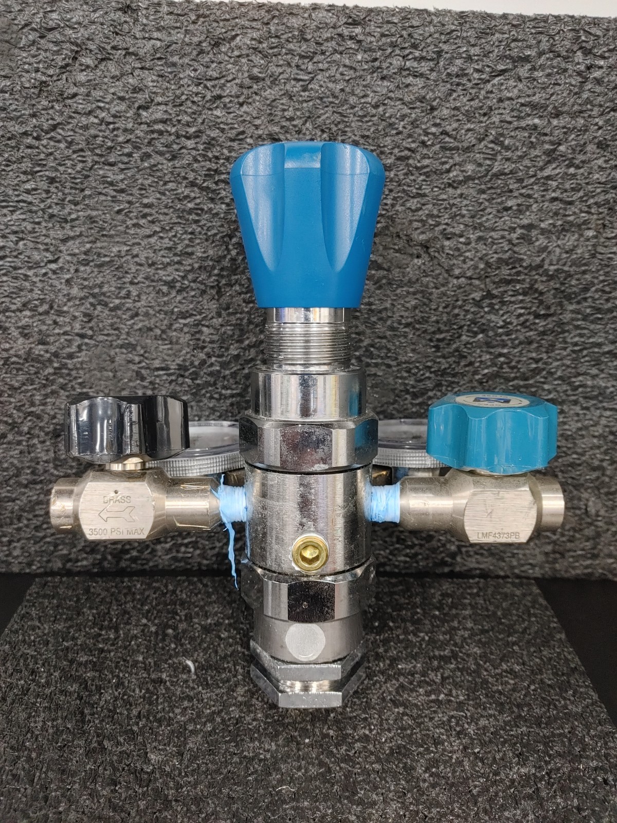 MATHESON High Purity Regulator with HARRIS Valve and Pressure Gauges