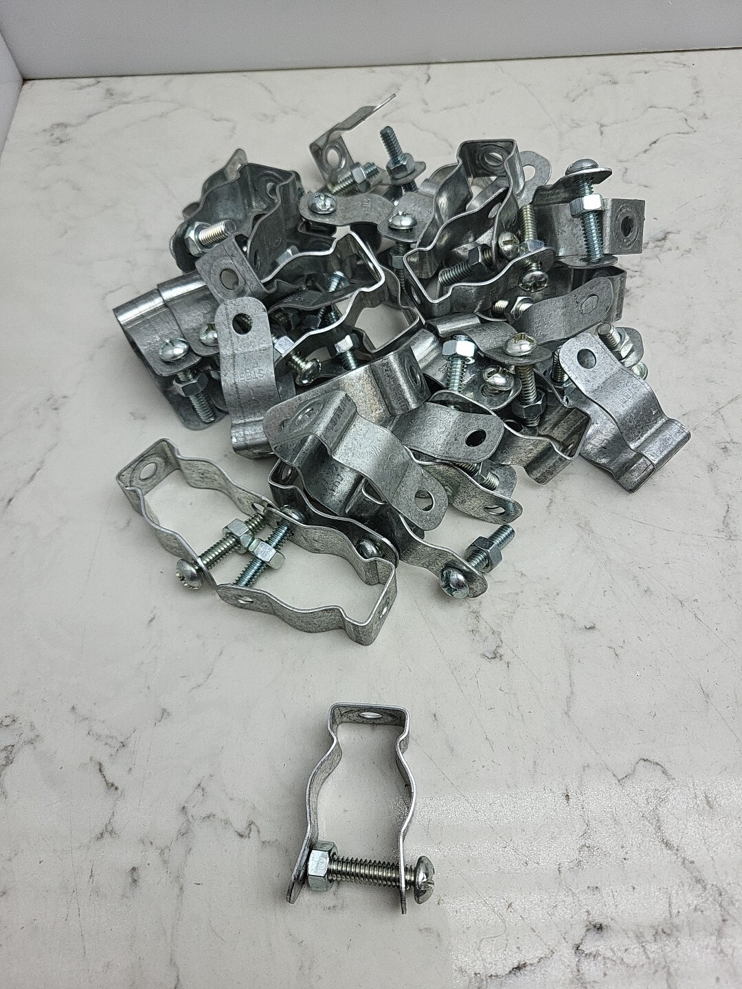 88 Pack Mixed Lot Steel City 6H1-B Conduit Hanger w/ Bolt For 3/4″ Some NOT Galv