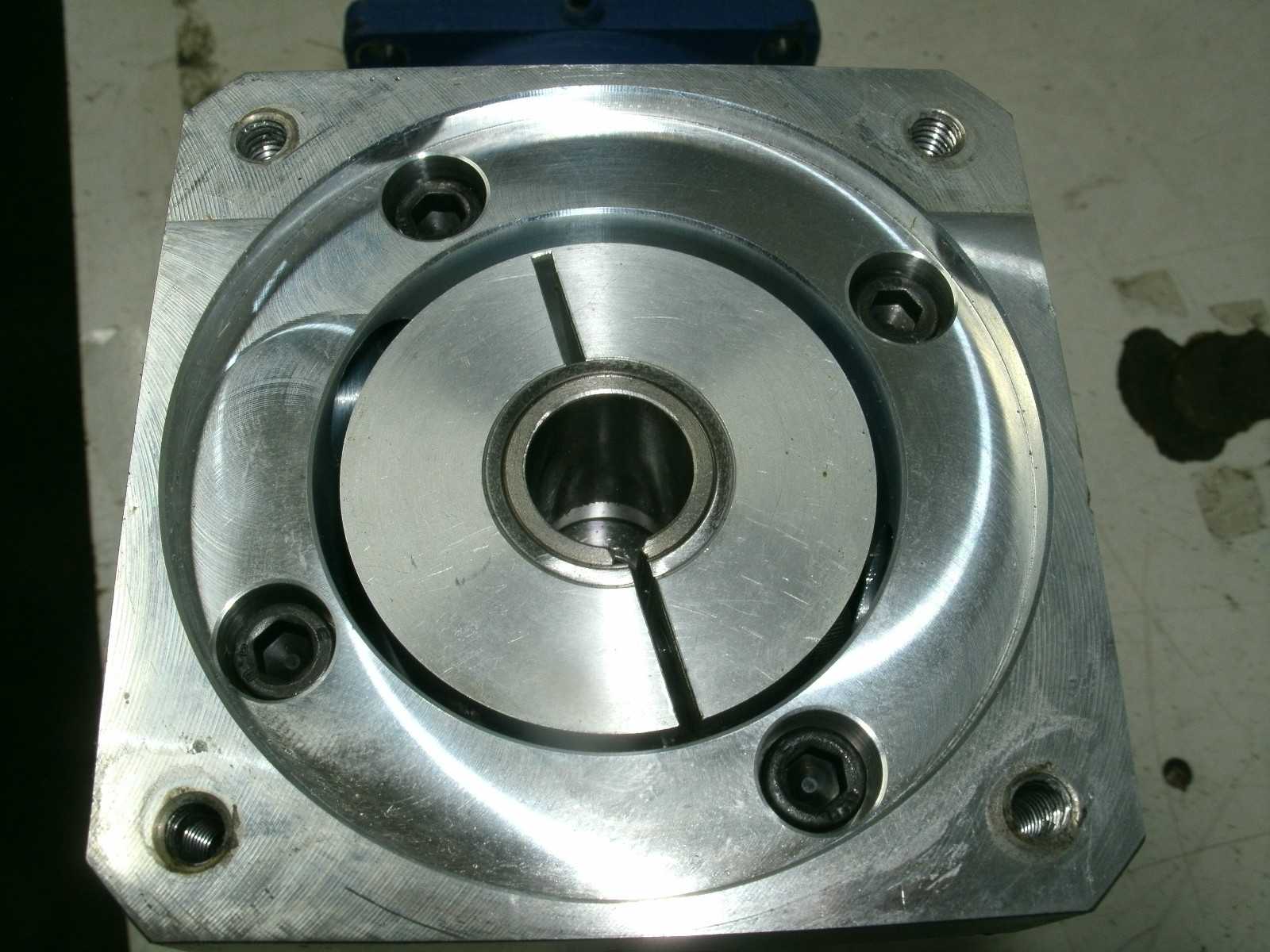 ALPHA GETRIEBEBAU RIGHT ANGLE GEAR BOX SPK100-MF3-100-021-000 RATIO 100 USED