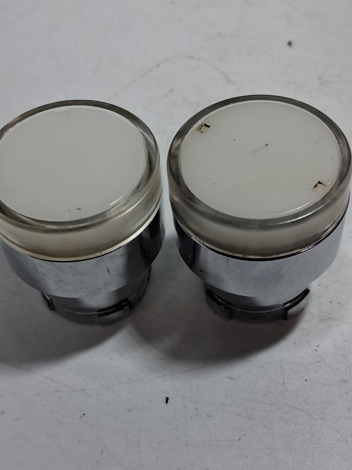 TELEMECANIQUE ZB2-BW17 PUSHBUTTON OPERATOR WHITE ILLUMINATED (LOT OF 2)