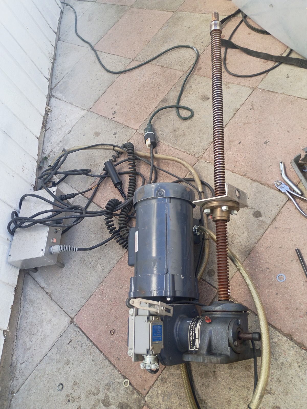 JOYCE SCREW JACK MODELCD62-25UP With BALDOR SINGLE PHACE MOTOR
