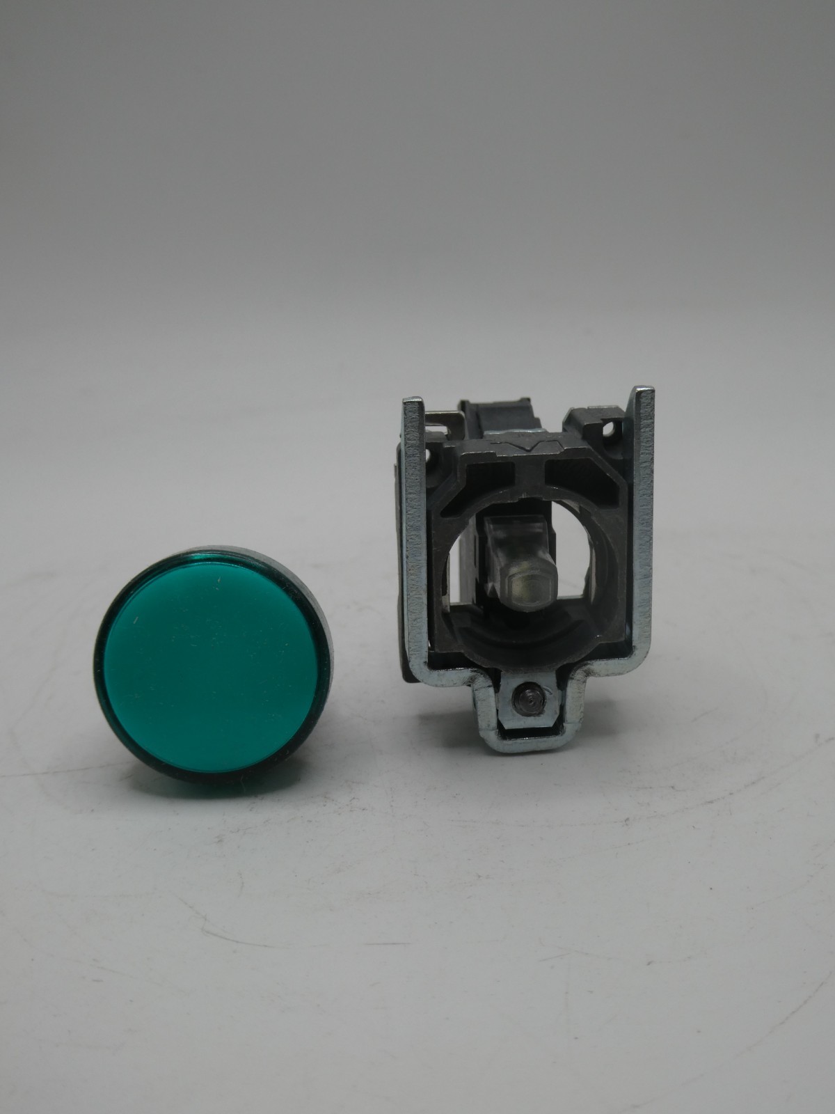 Schneider Electric XB4BVM3 Green Pilot light, Harmony XB4 22mm 230V