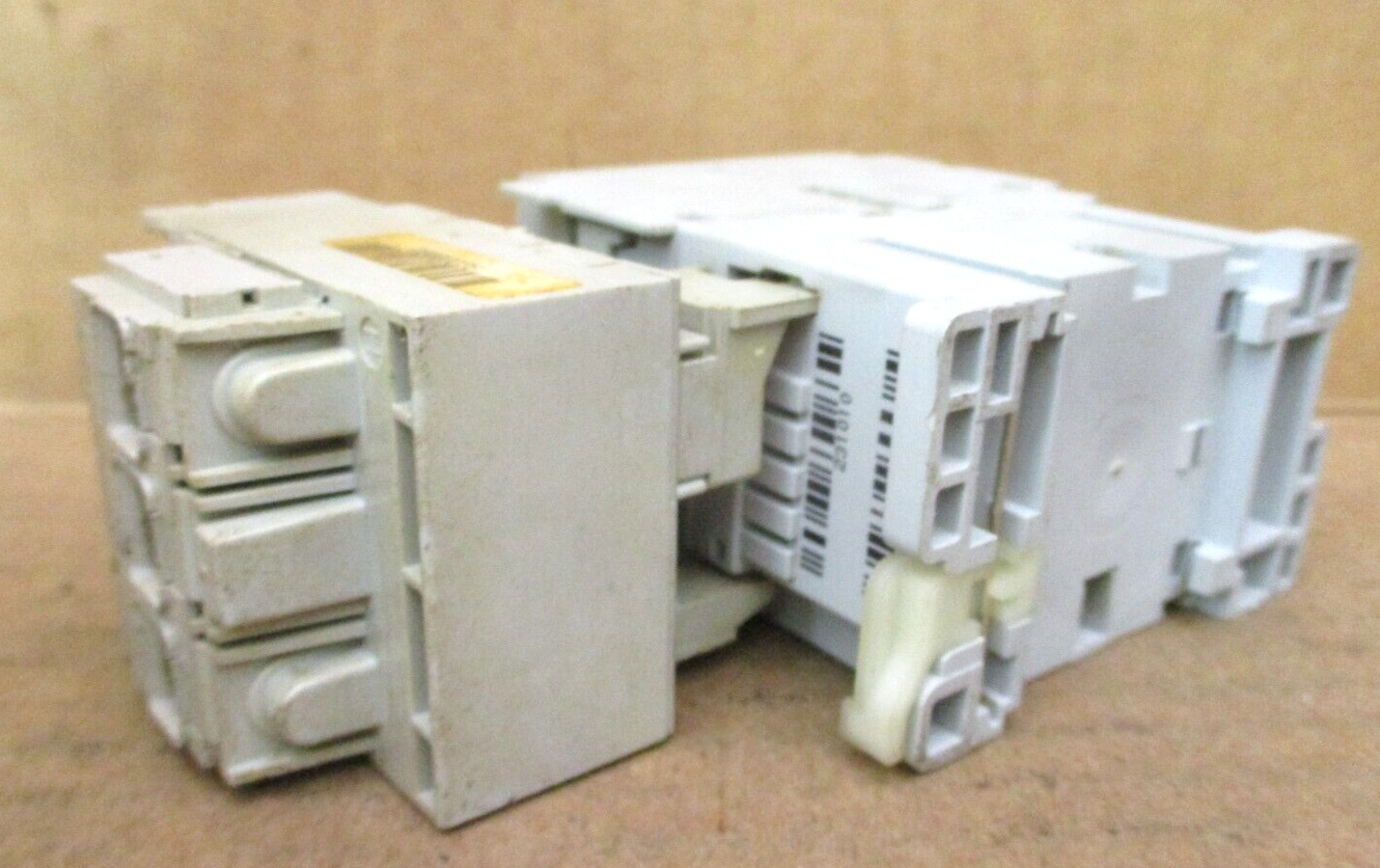 Allen-Bradley 100-C09*10 Contactor 193-EA1DB 50081HM