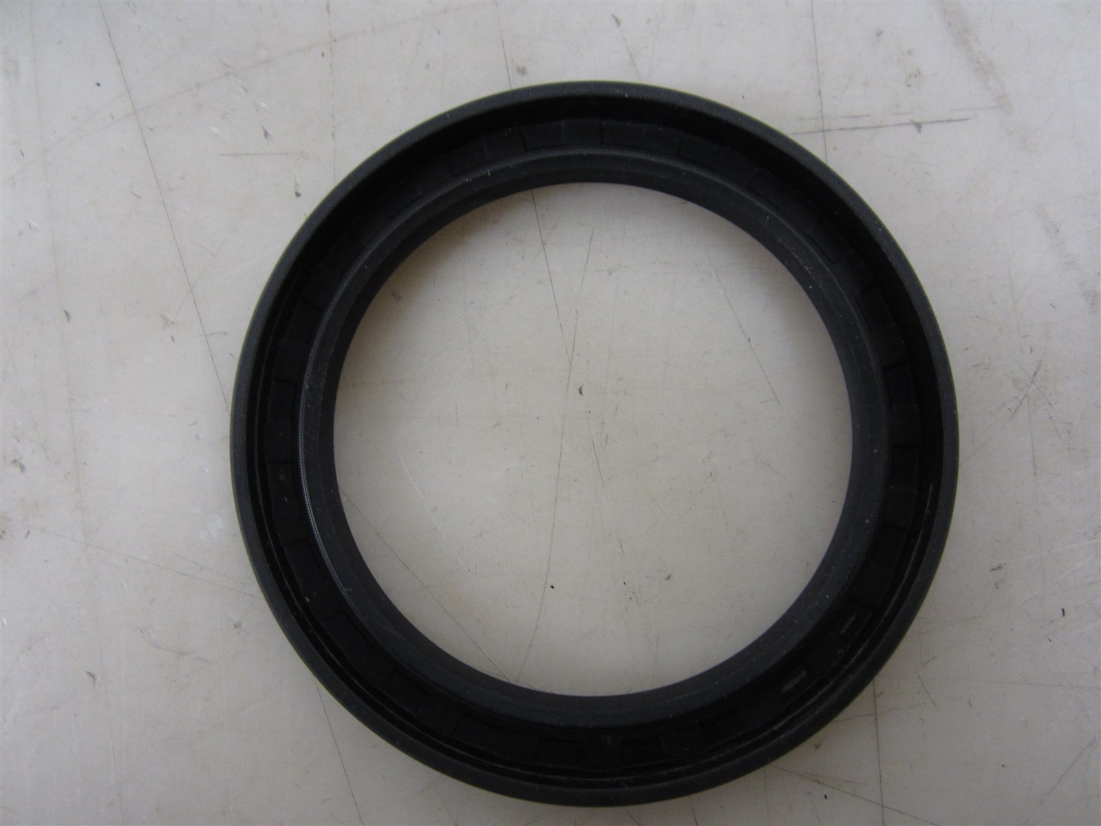 1174361 SEAL AGCO TRACTOR 6250VF/3.30 6260FL/3.50 6275FL/3.90 DX130